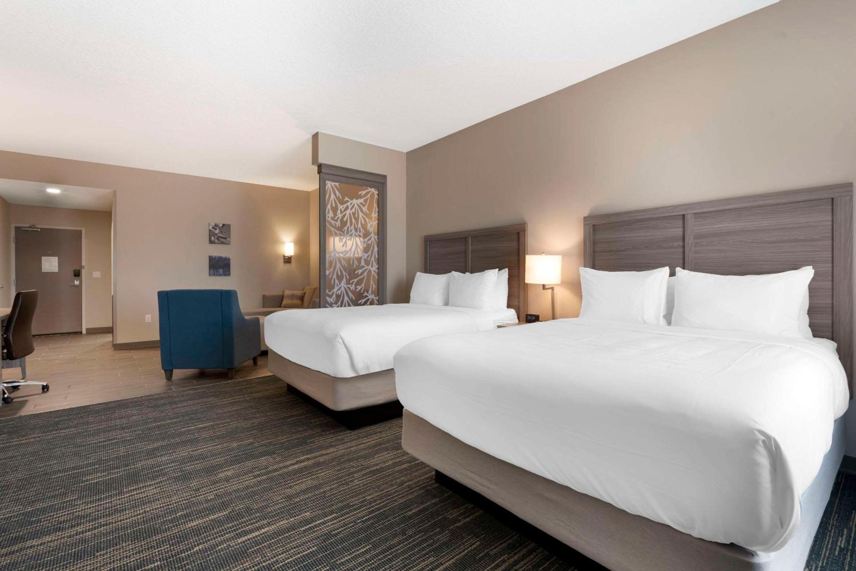 Double Queen Master Suite