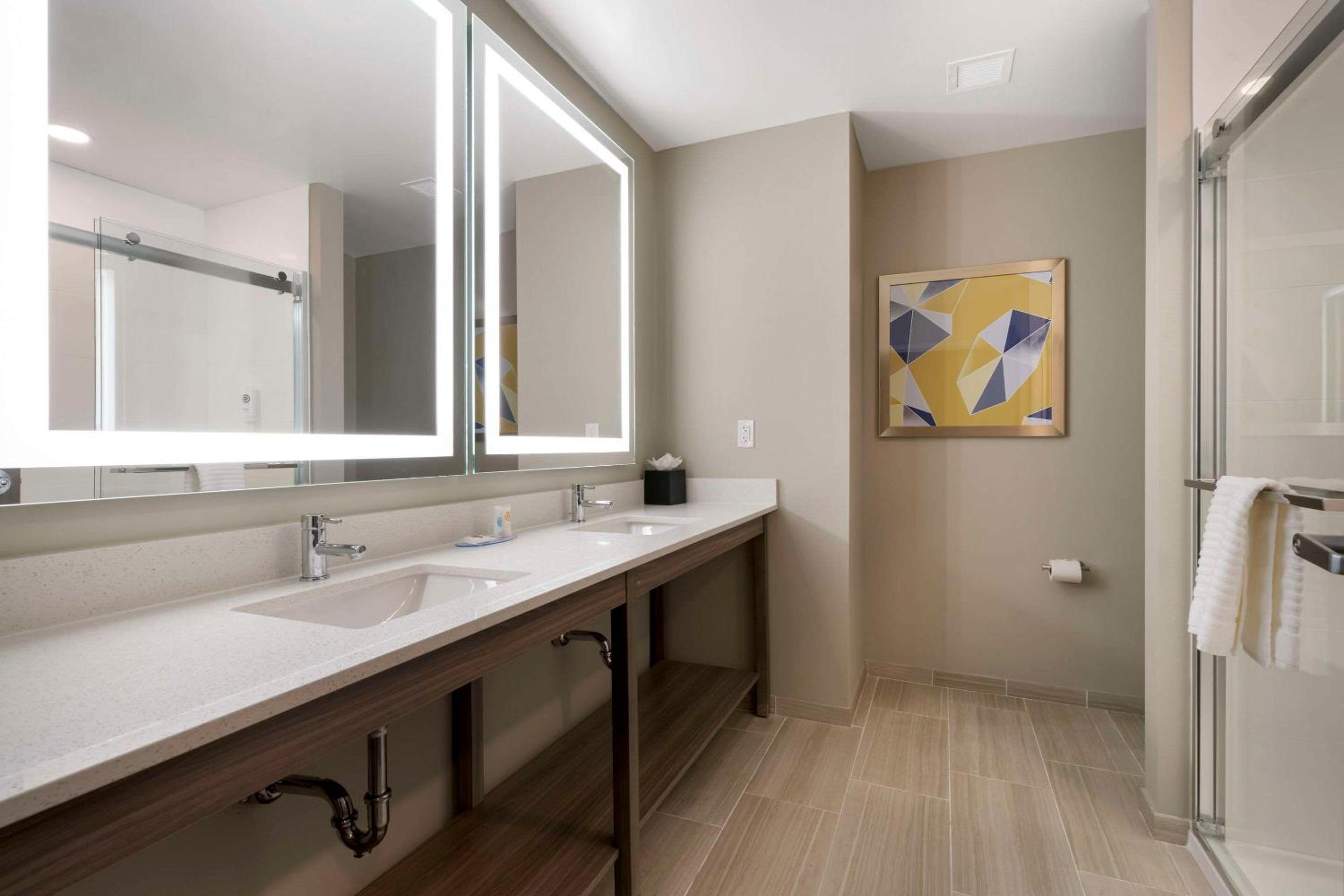 Double Queen Master Suite