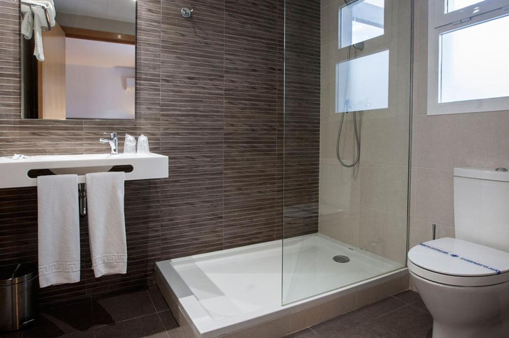 Twin Room with Terrace photo 2