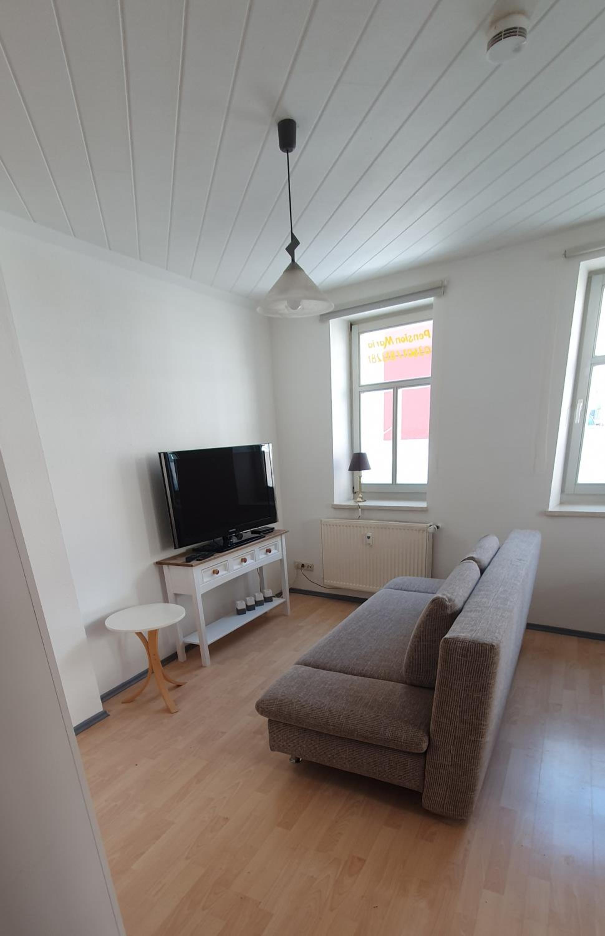 Twin Room with Private Bathroom - Photo 8