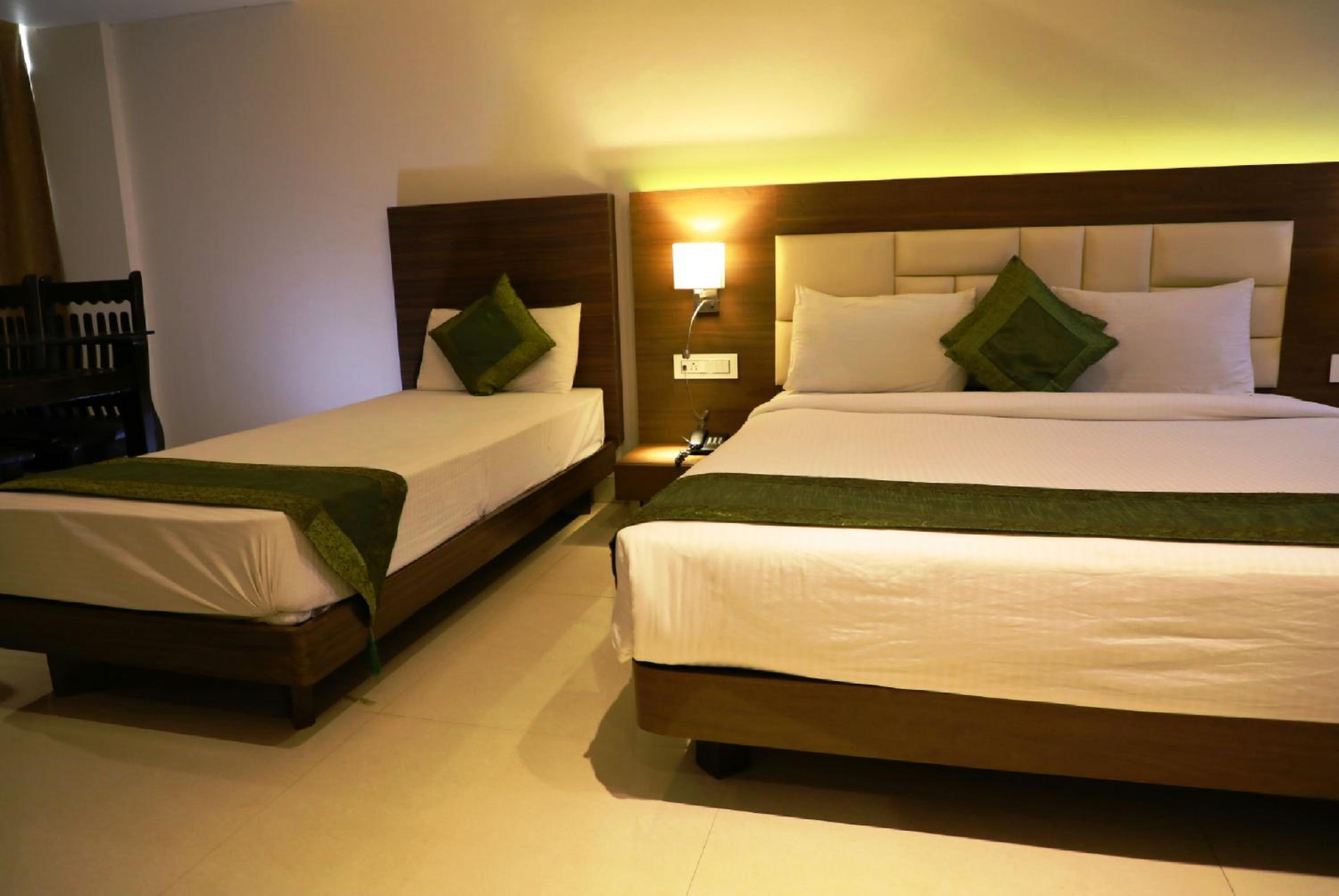 Large Double Room photo 1