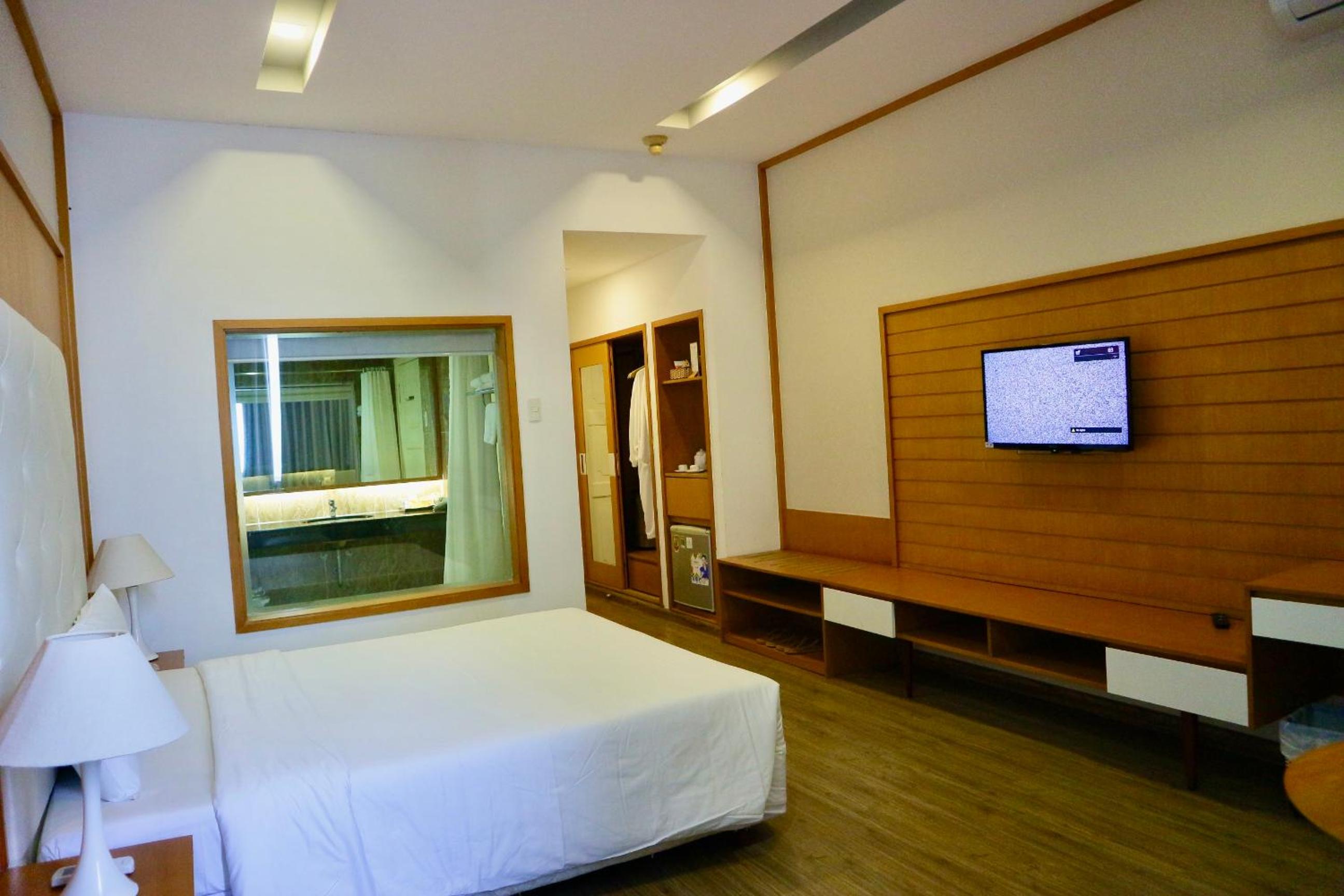 Superior Twin Room with City View