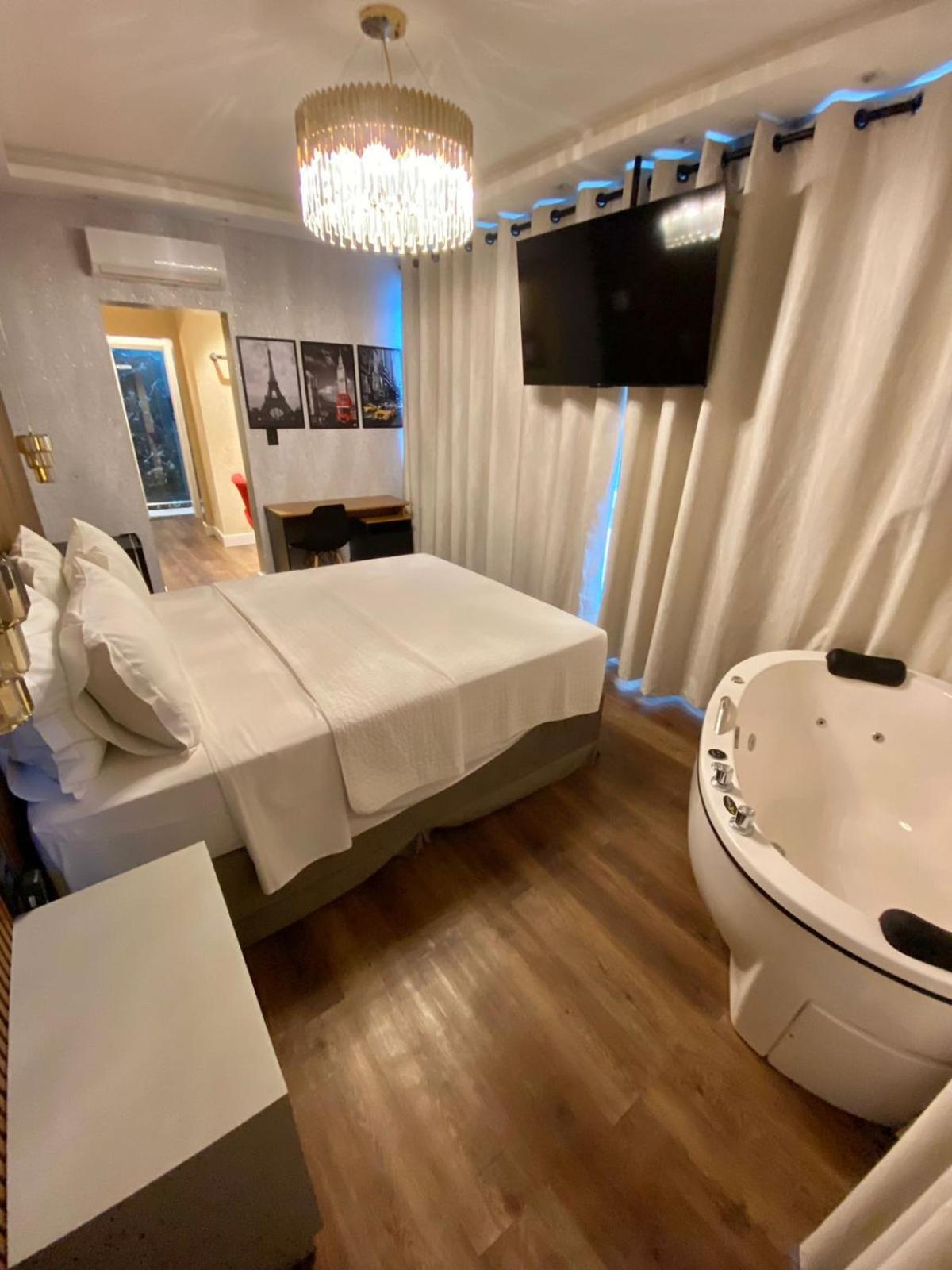 Deluxe Double Room with Bath photo 1