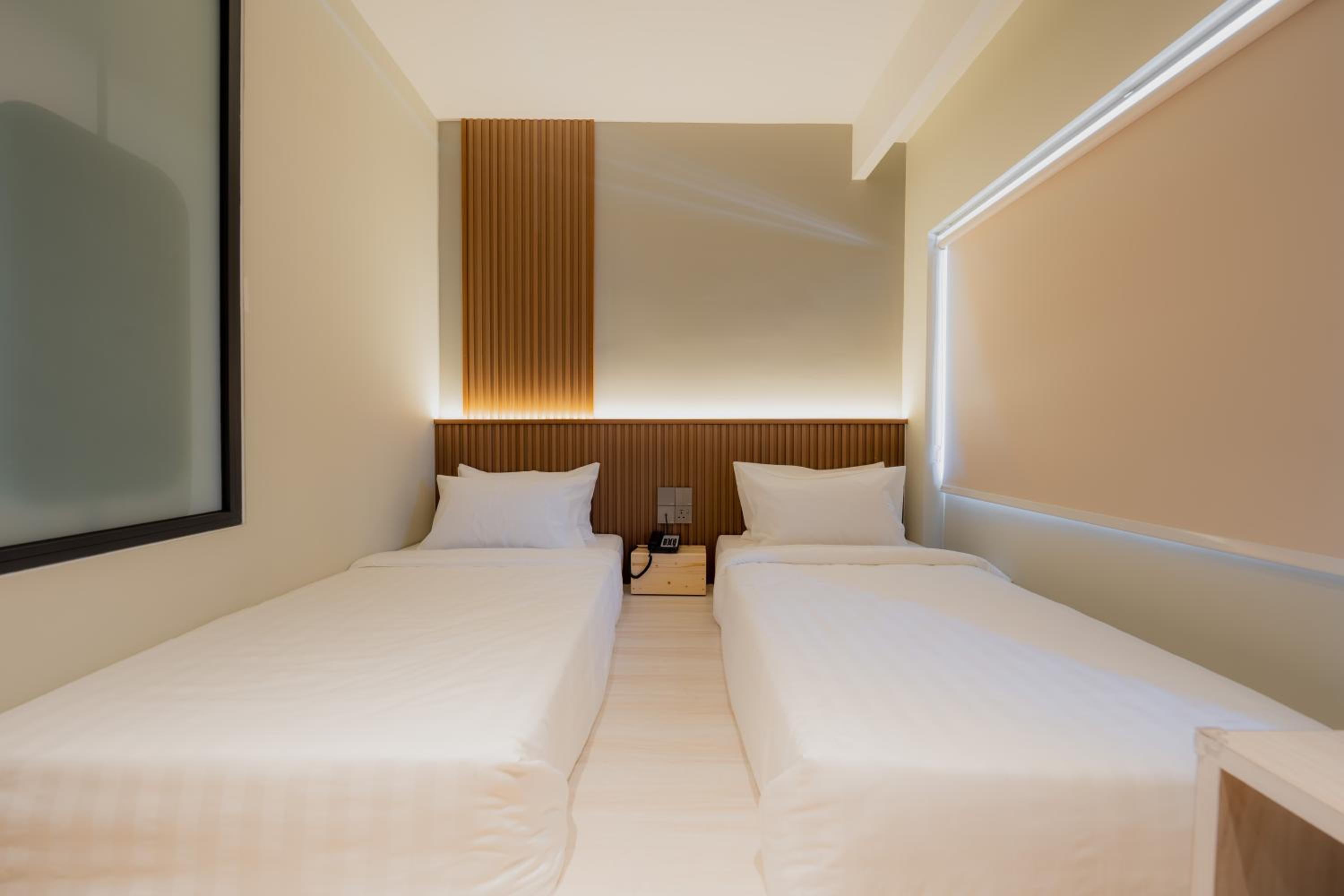 Superior Twin Room with City View photo 3