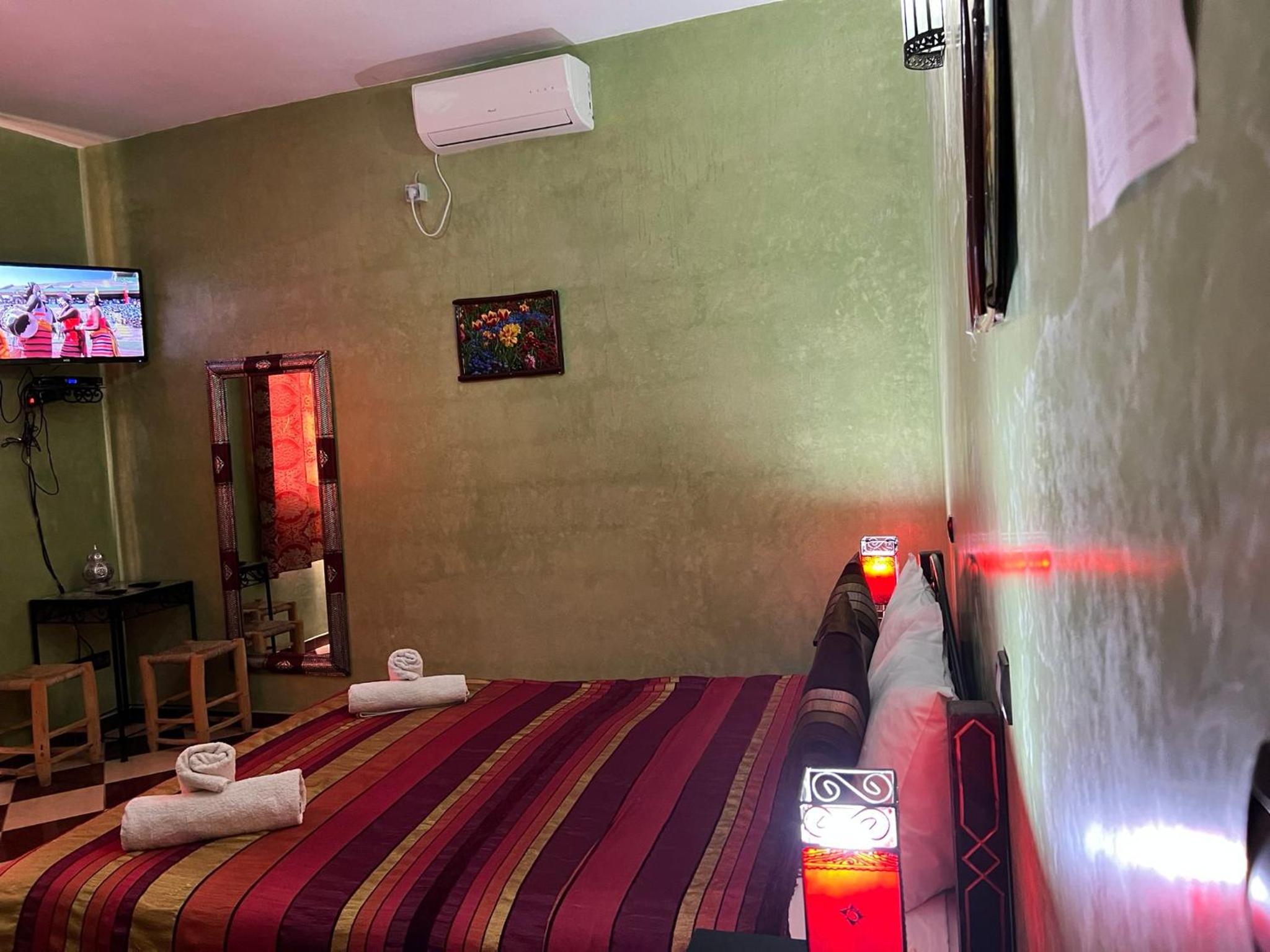 Double Room - Photo 12