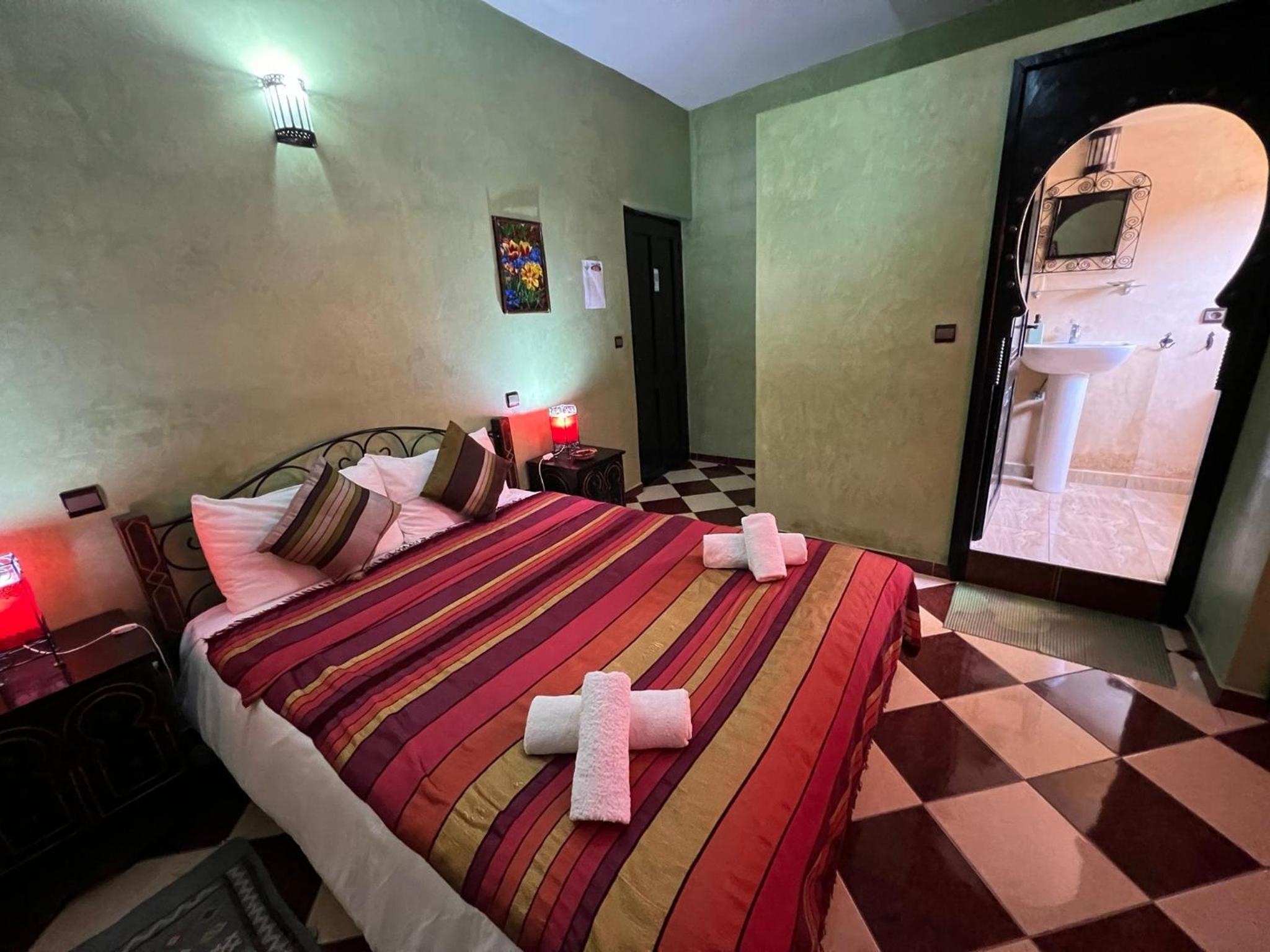 Double Room - Photo 11