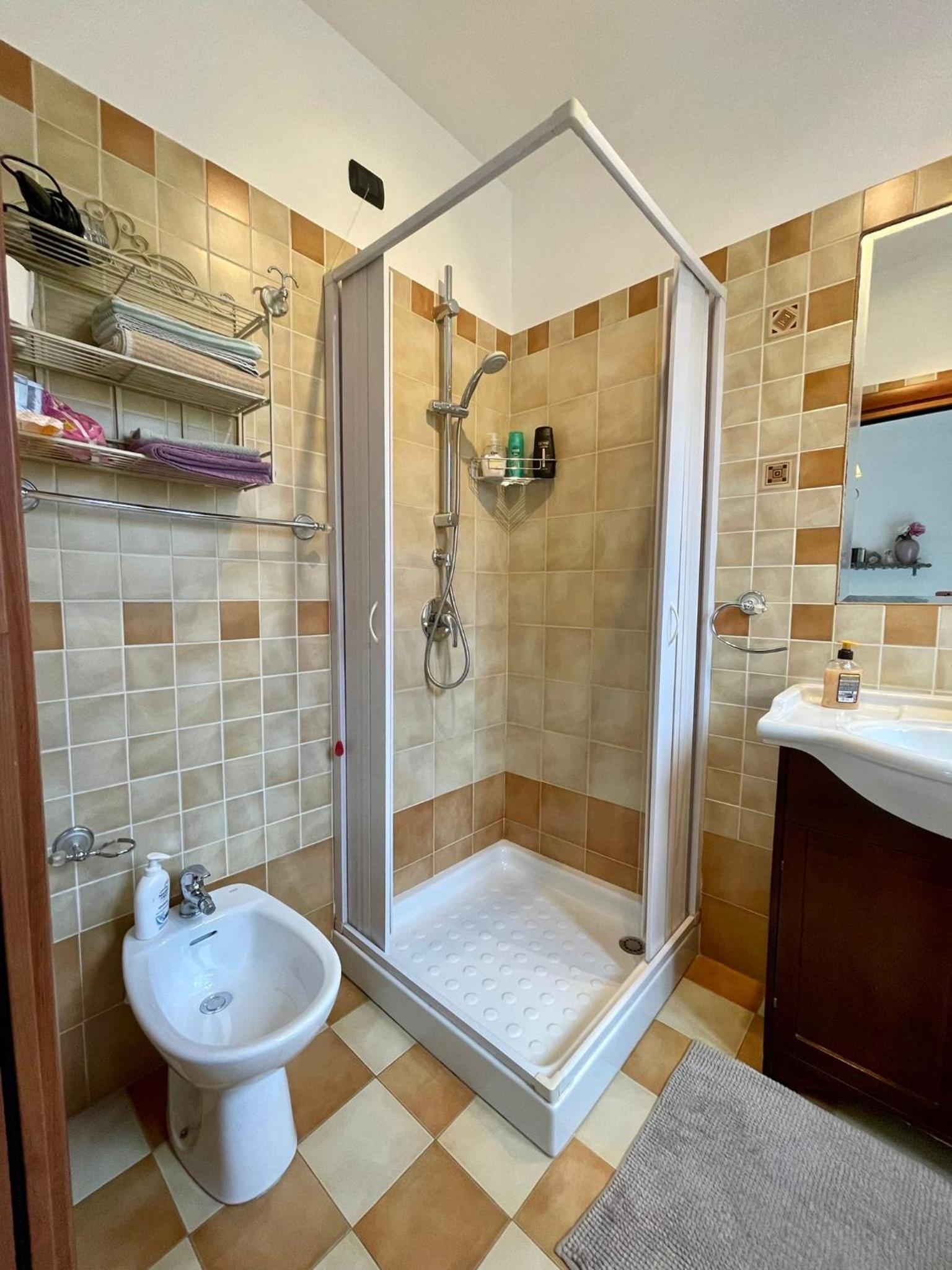 Triple Room with Private Bathroom - Photo 5