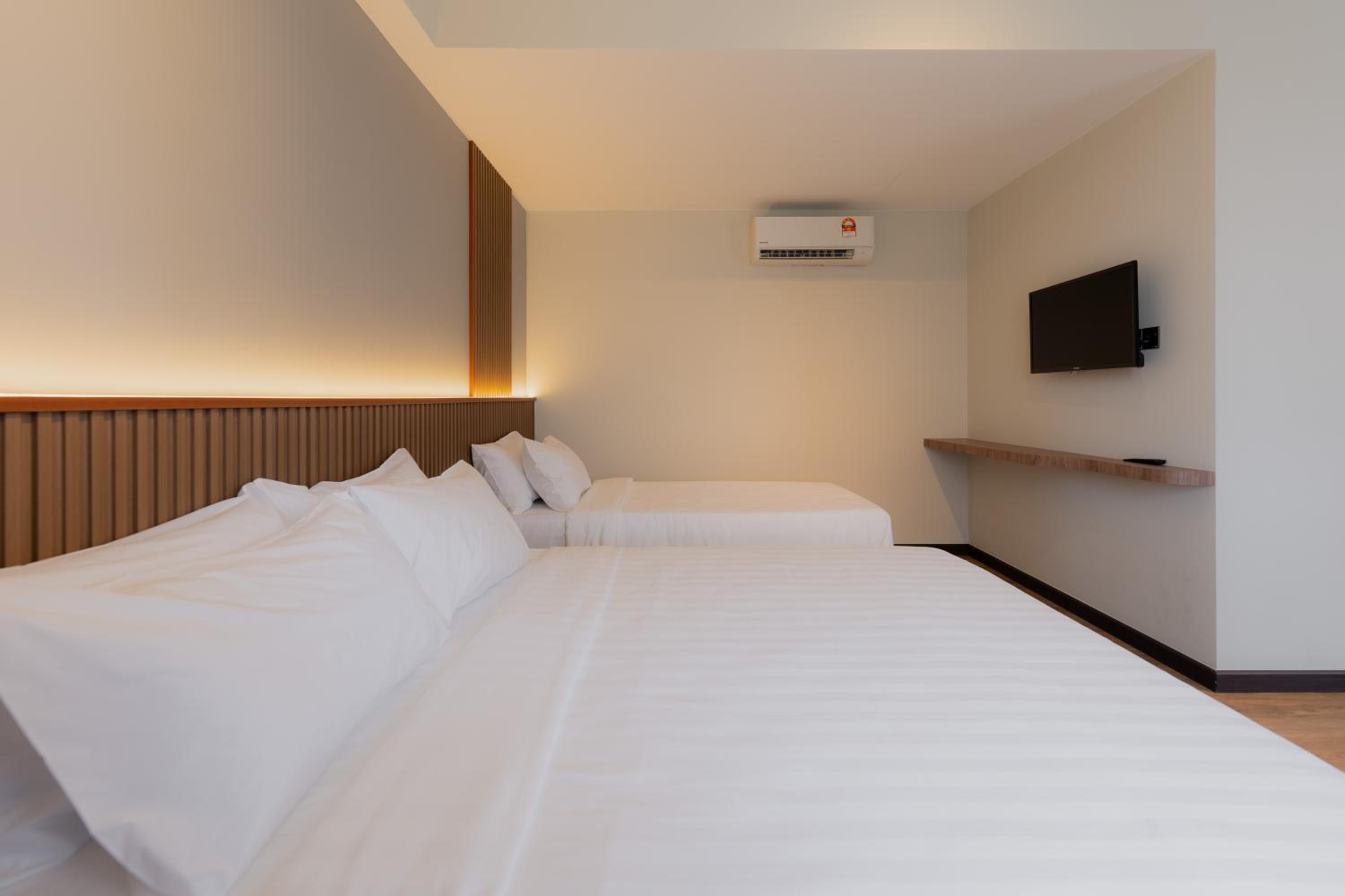 Triple Room with City View - Photo 3
