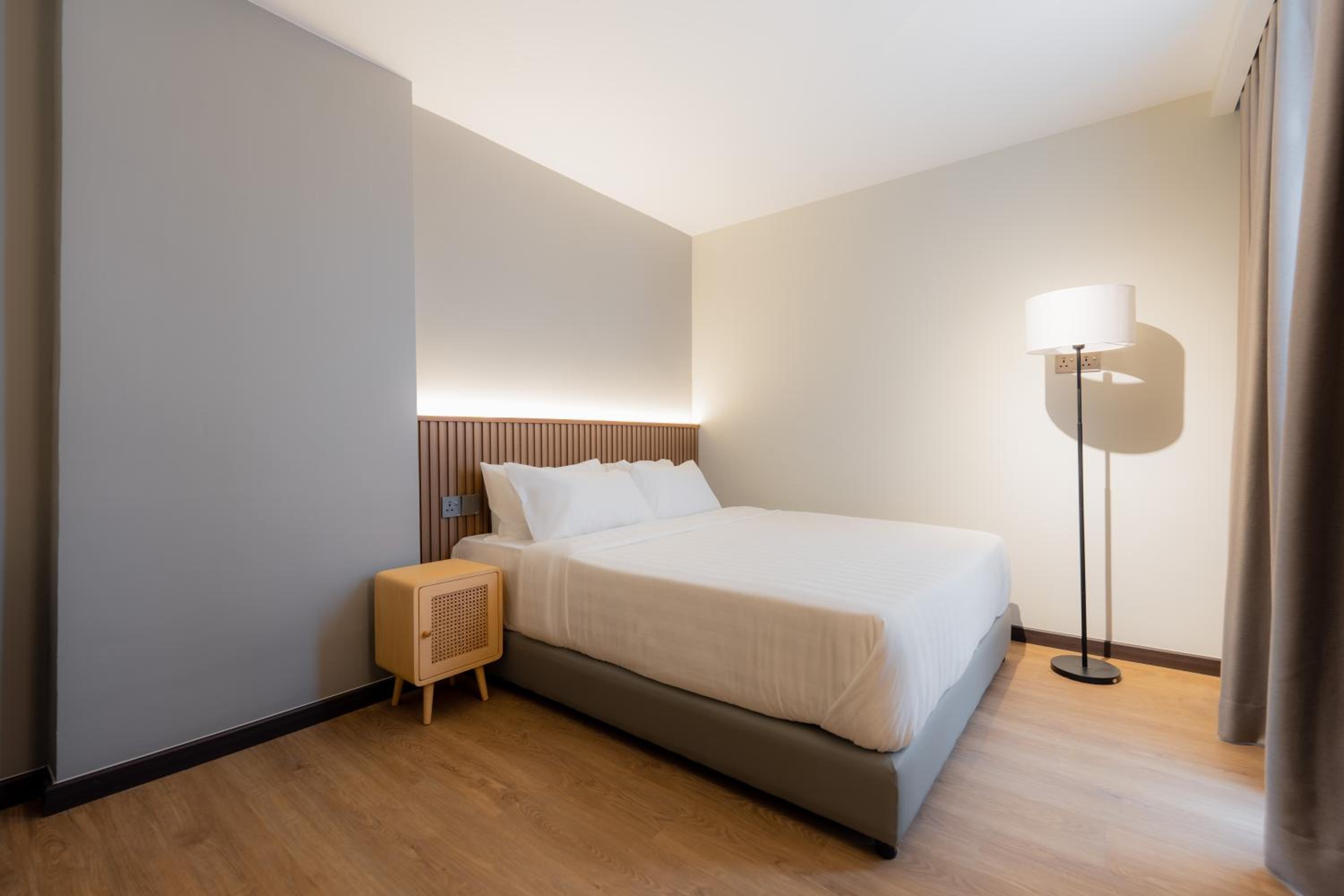 Two-Bedroom Suite - Photo 4
