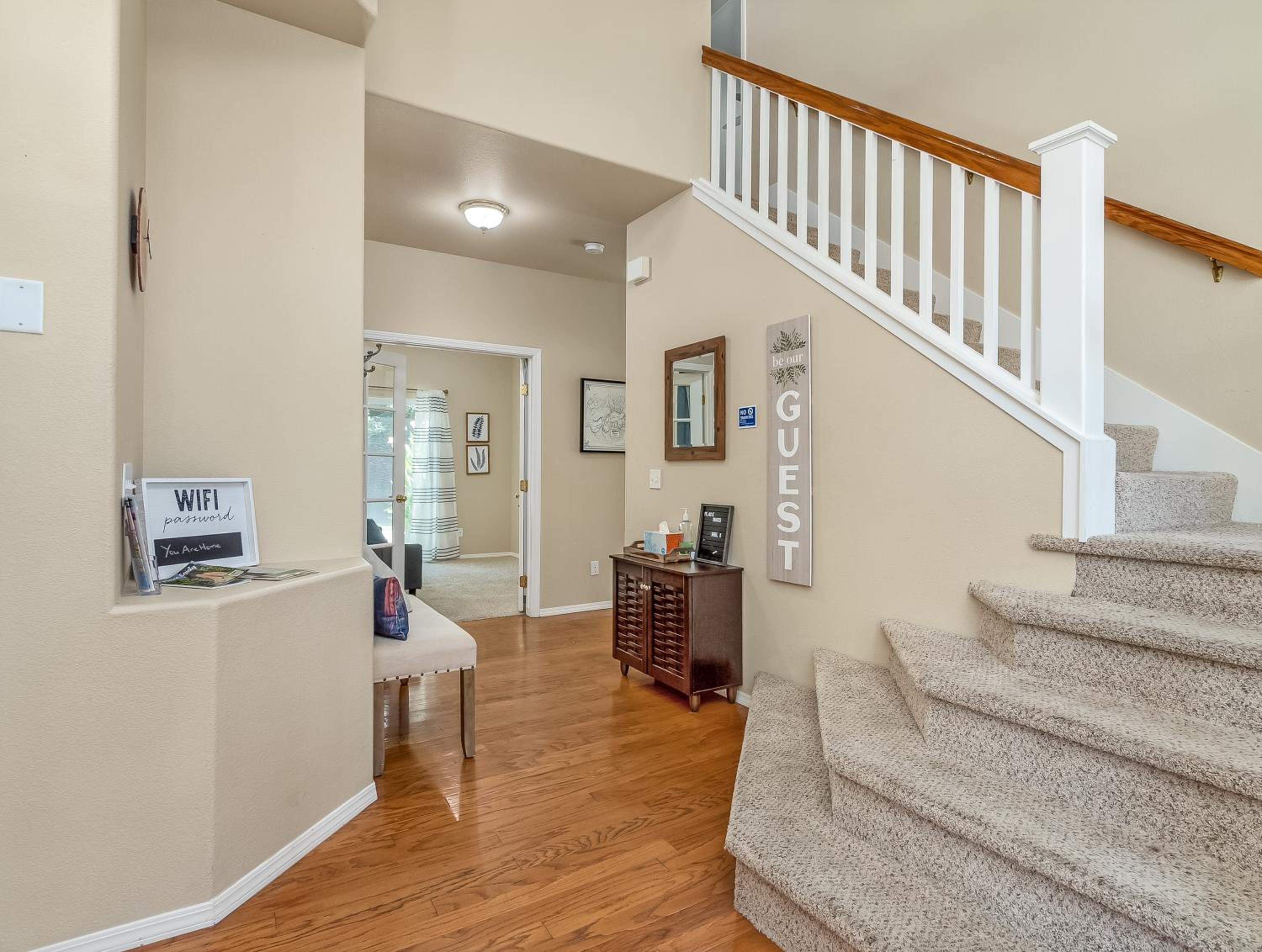Six-Bedroom House photo 1