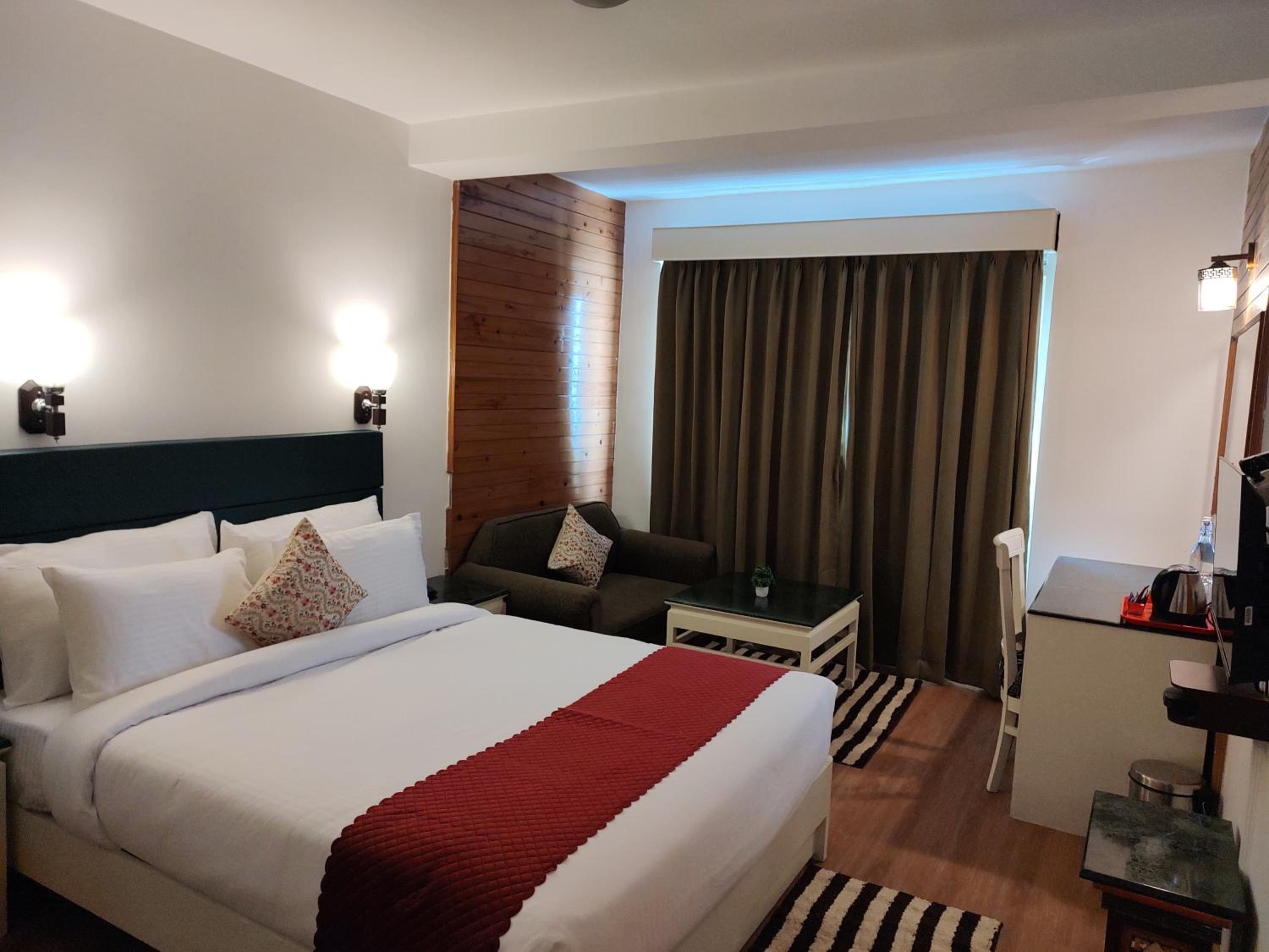Deluxe Room - Photo 8