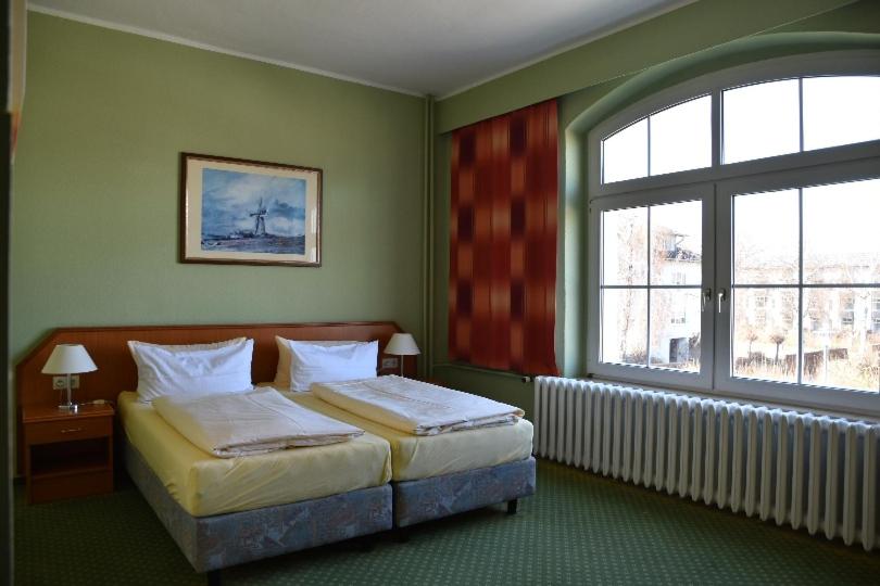 Large Double Room photo 1