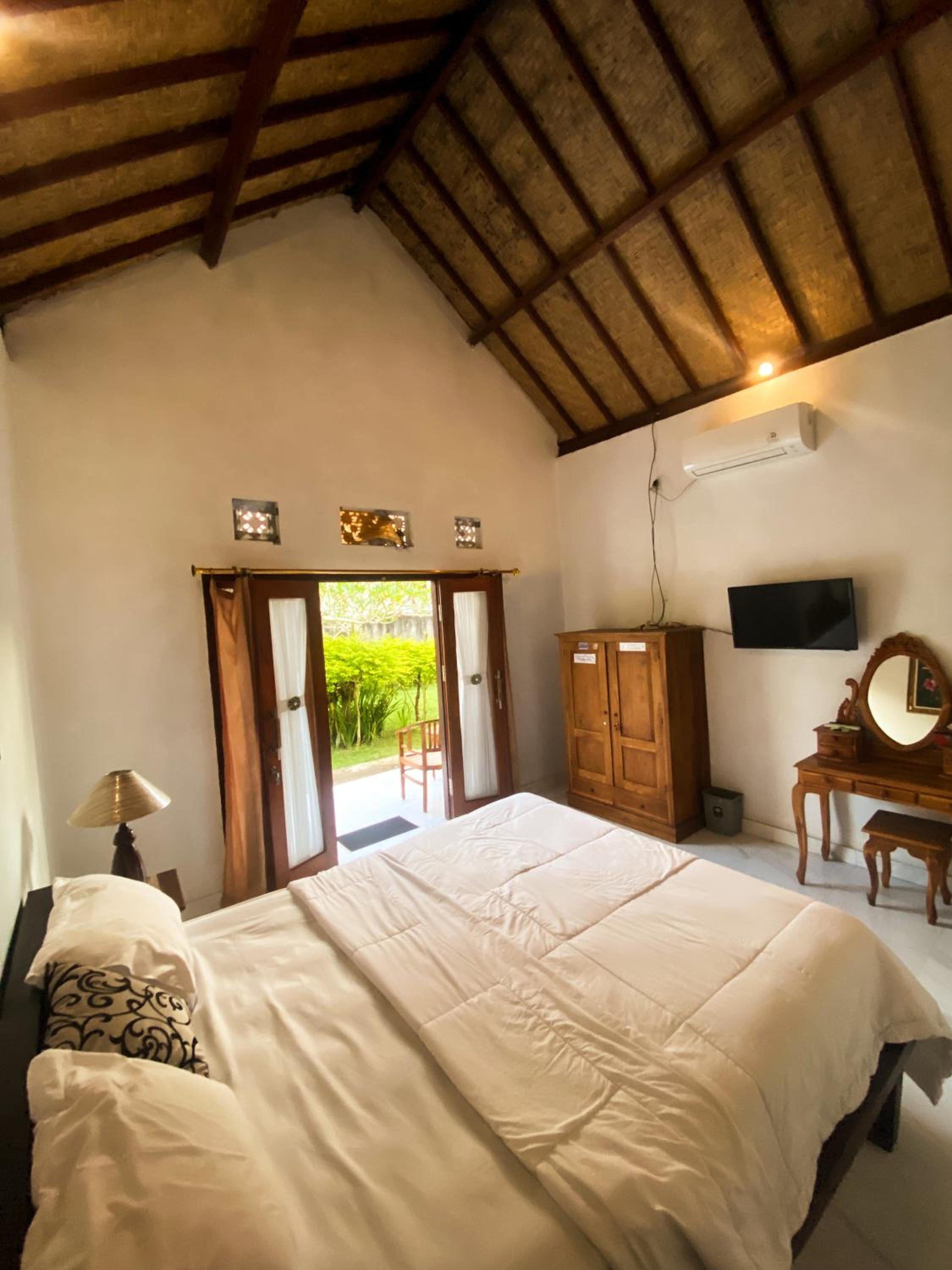 Budget Double Room - Photo 6