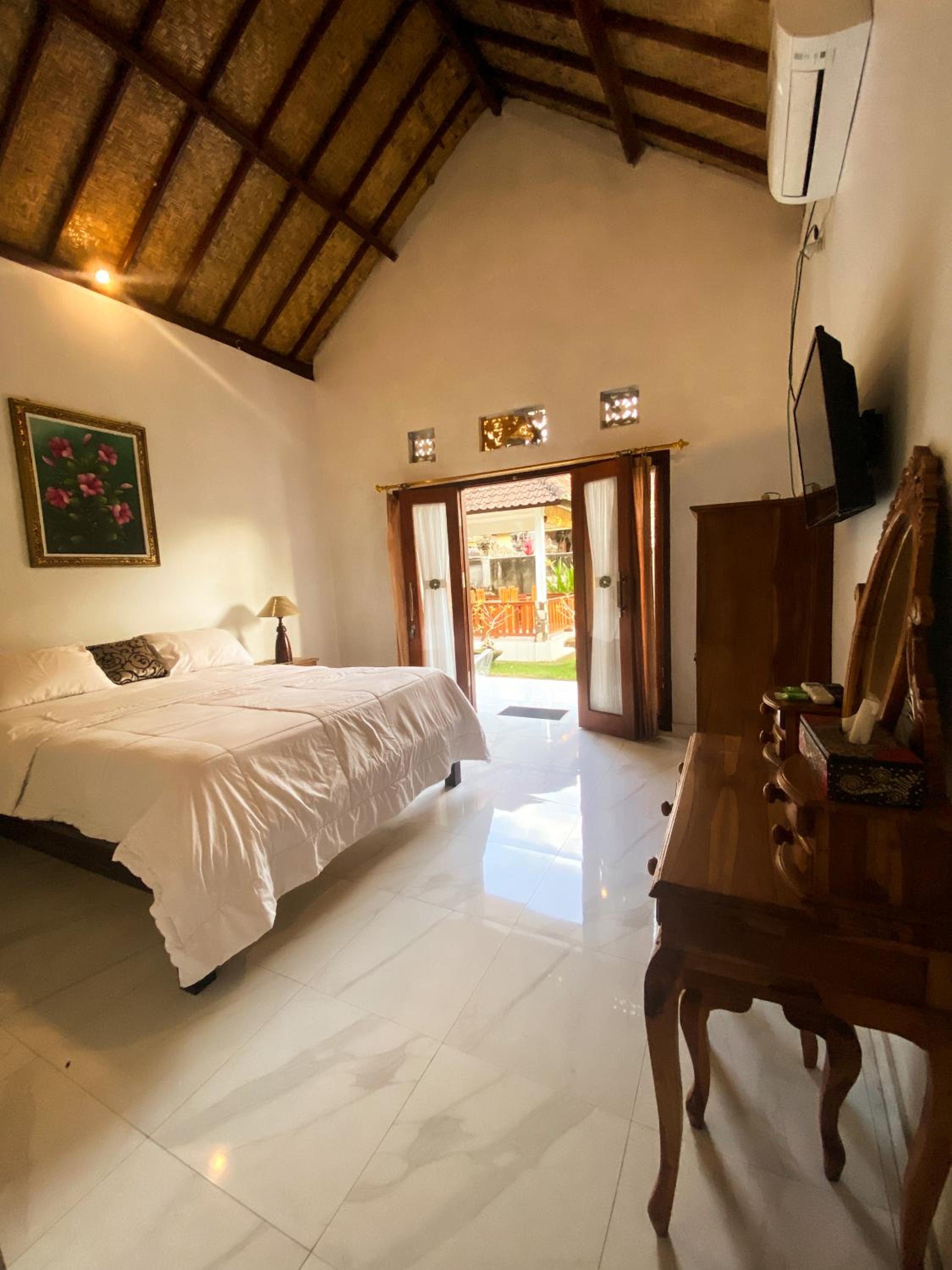 Budget Double Room - Photo 9