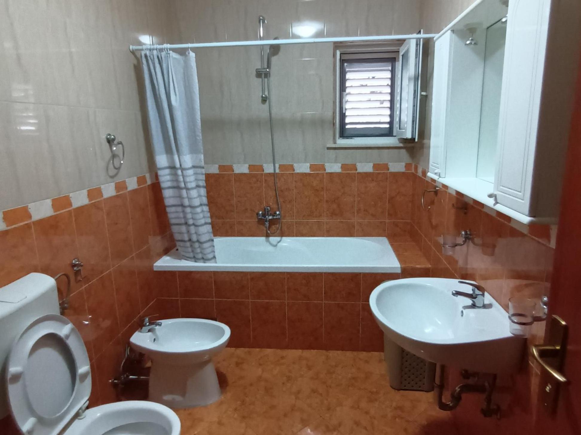 One-Bedroom Apartment - Photo 7