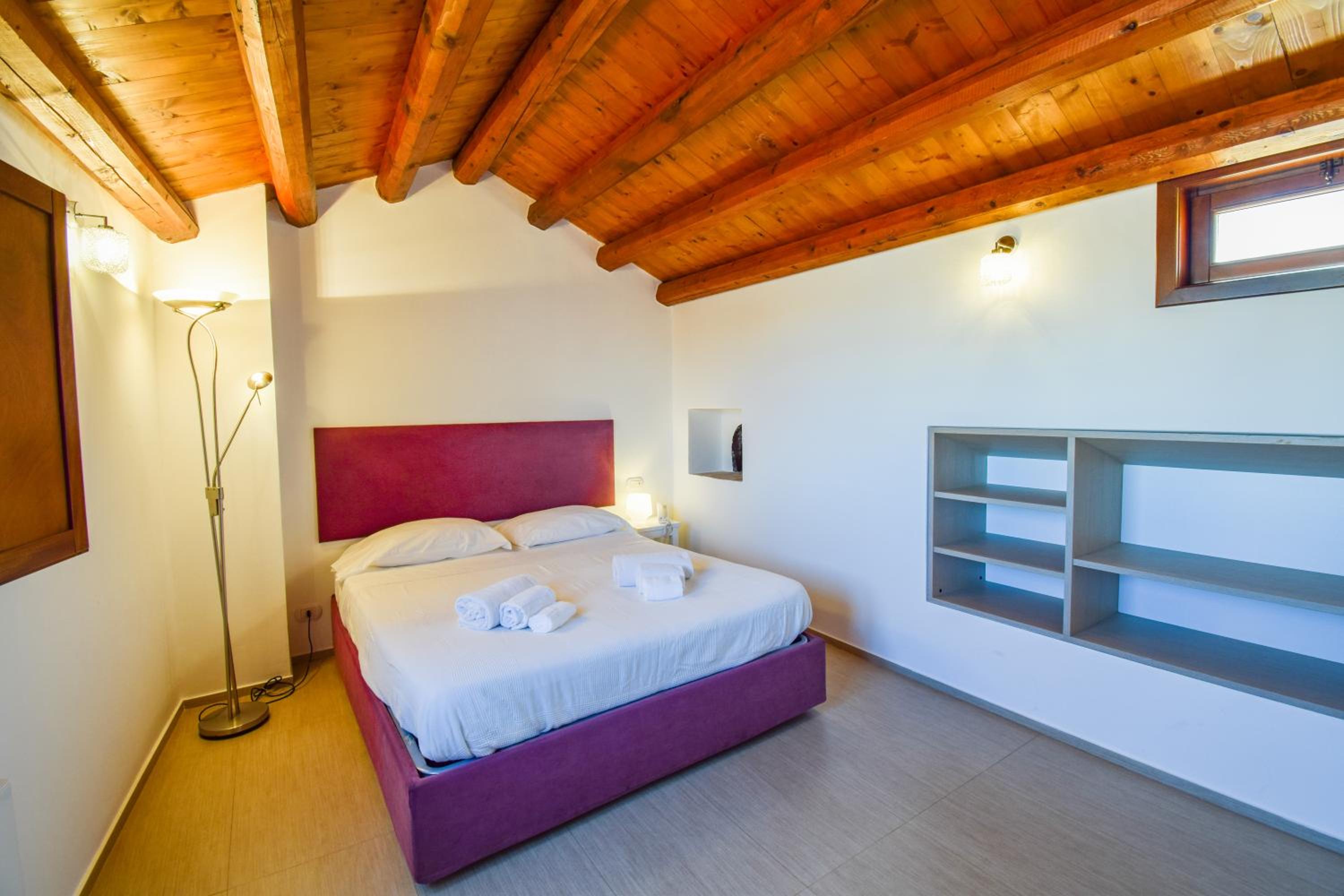 One-Bedroom Apartment with Sea View photo 2