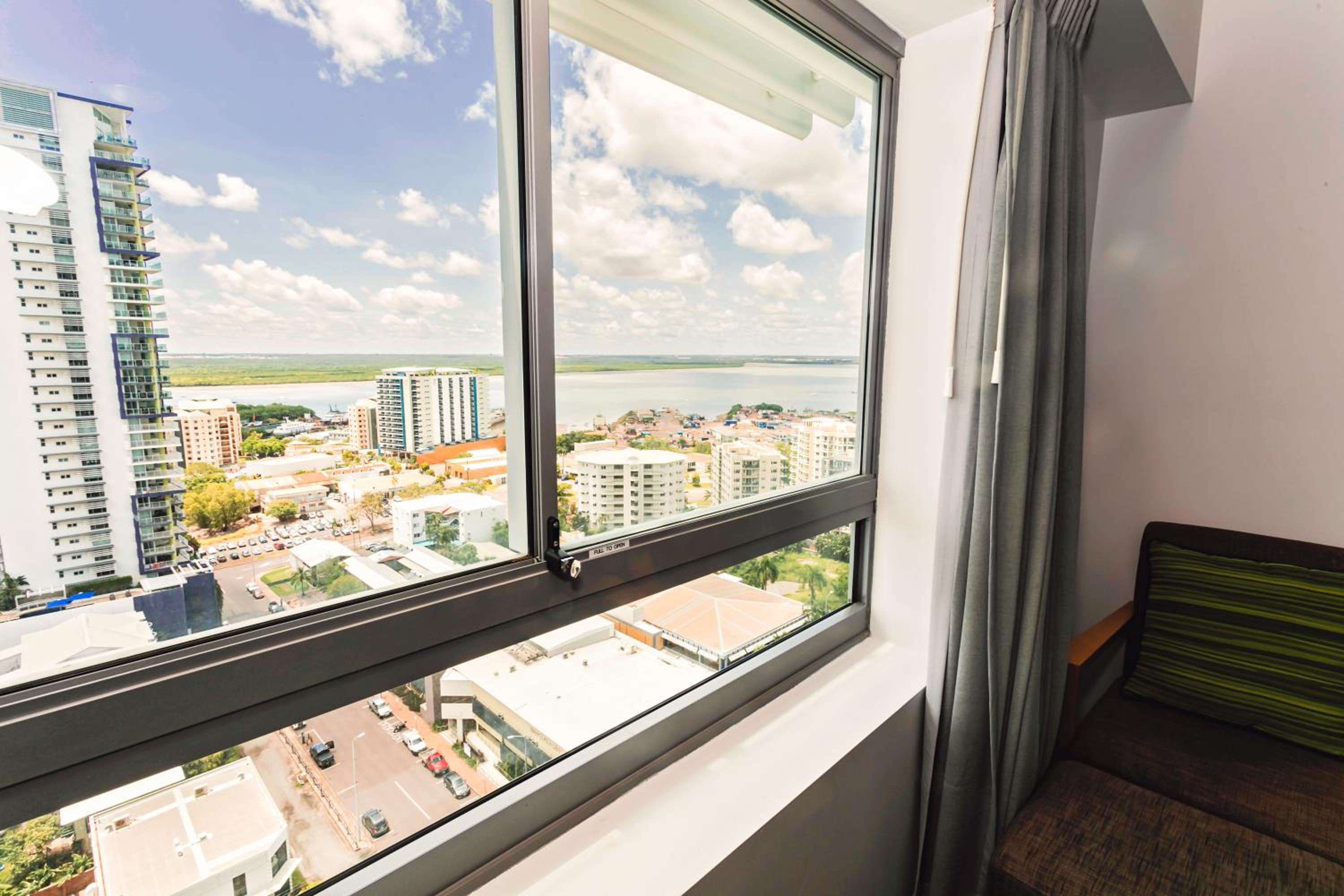 Apartment with Sea View + $25 Litchfield or Fishing Voucher pp, photo 6
