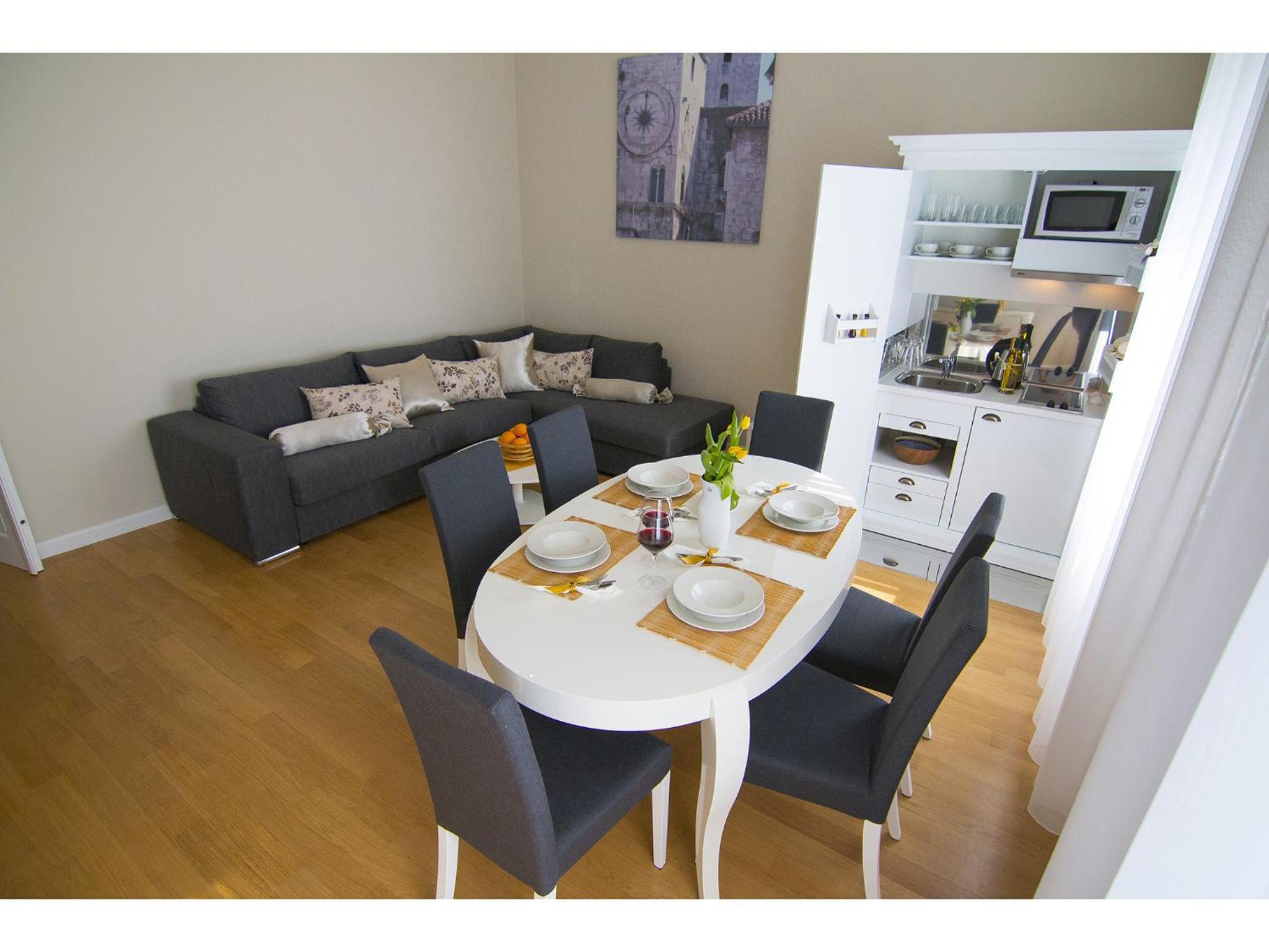 Luxury Two-Bedroom Apartment with Sea View - Photo 20