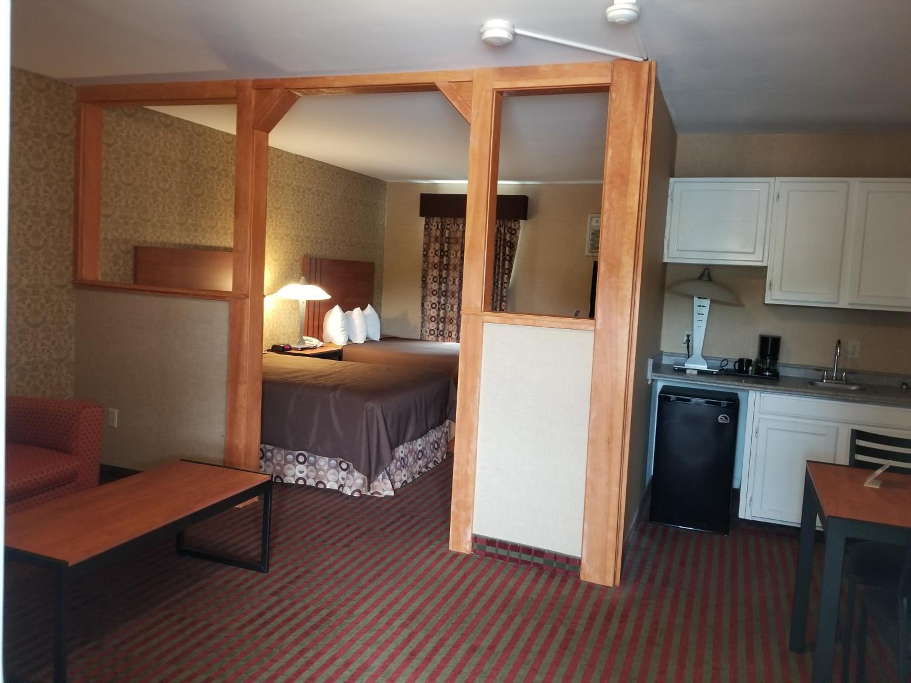 Suite room With Two Queen Beds(Non-Smoking) - Photo 7