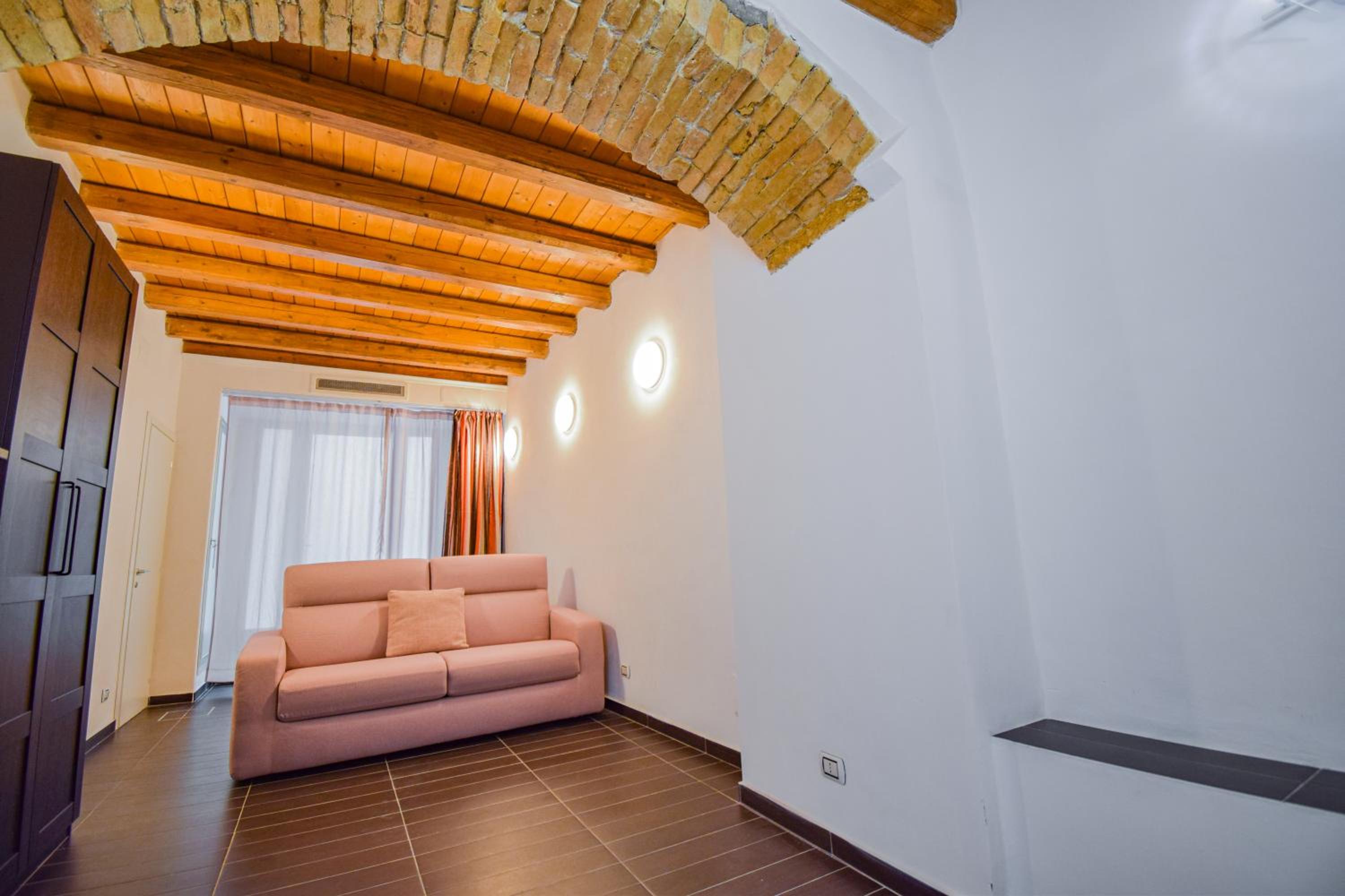 Loft - Photo 2