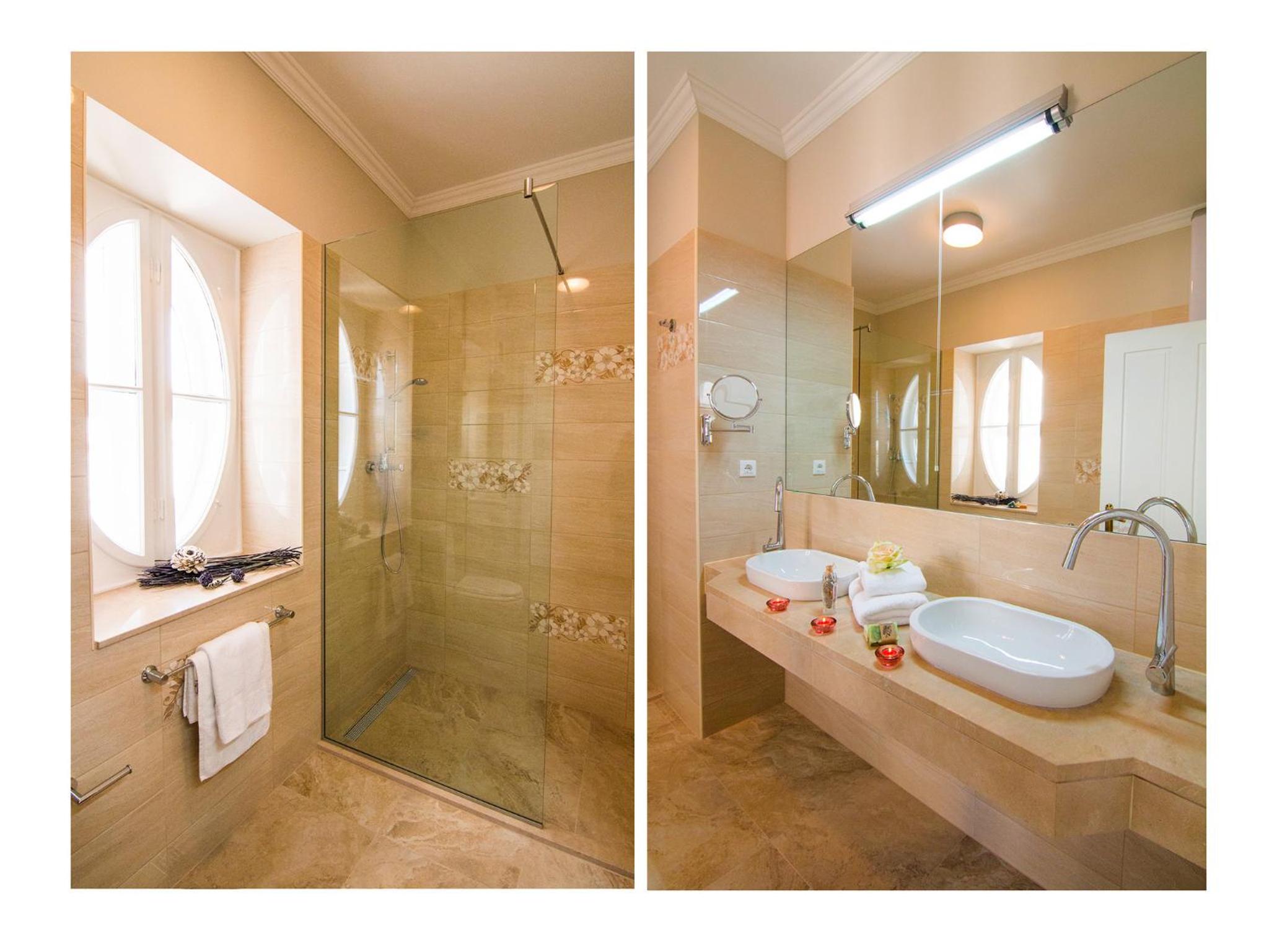 Luxury Two-Bedroom Apartment with Sea View - Photo 7