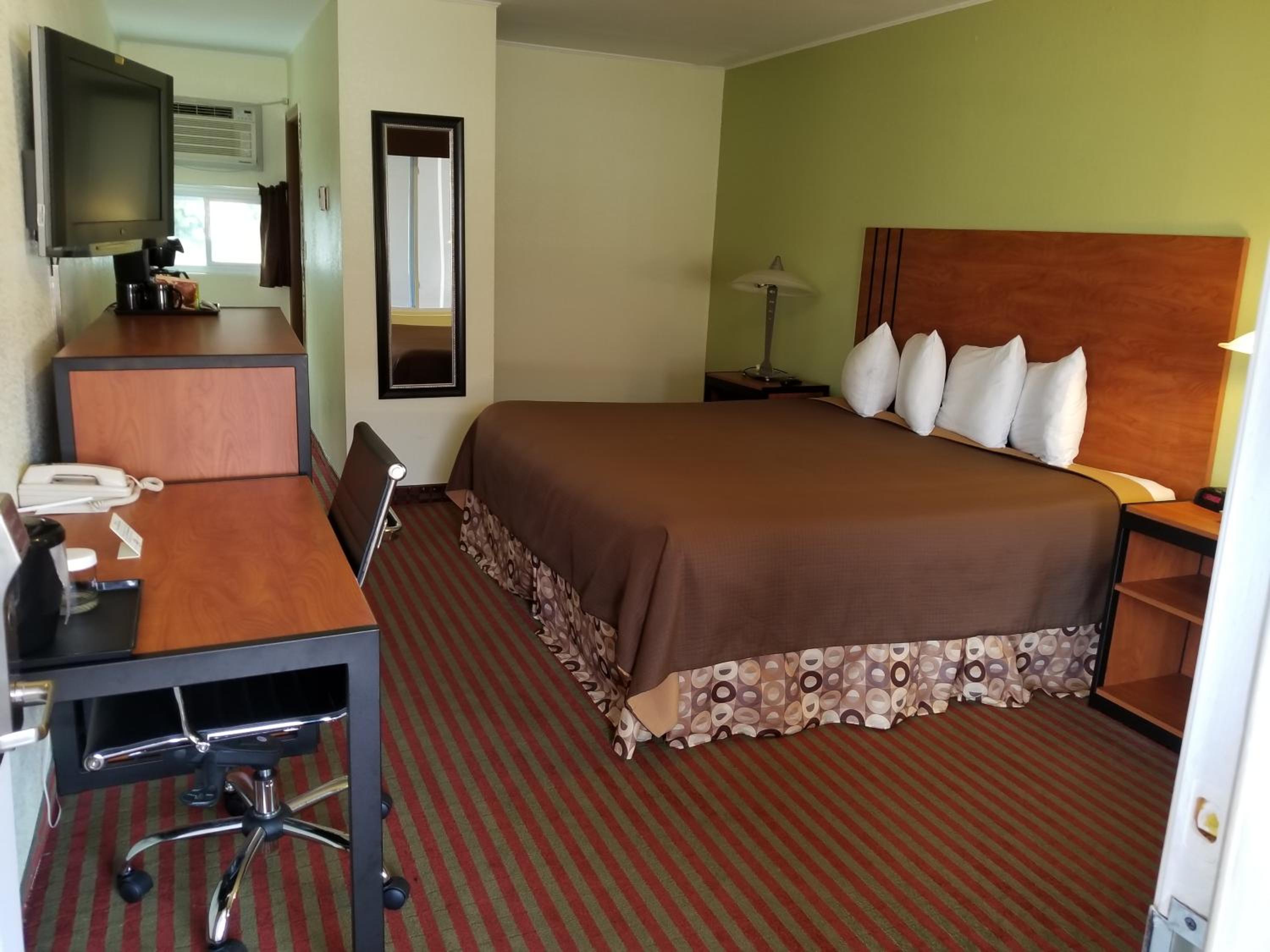 Superior King Room (Non-Smoking) - Photo 4