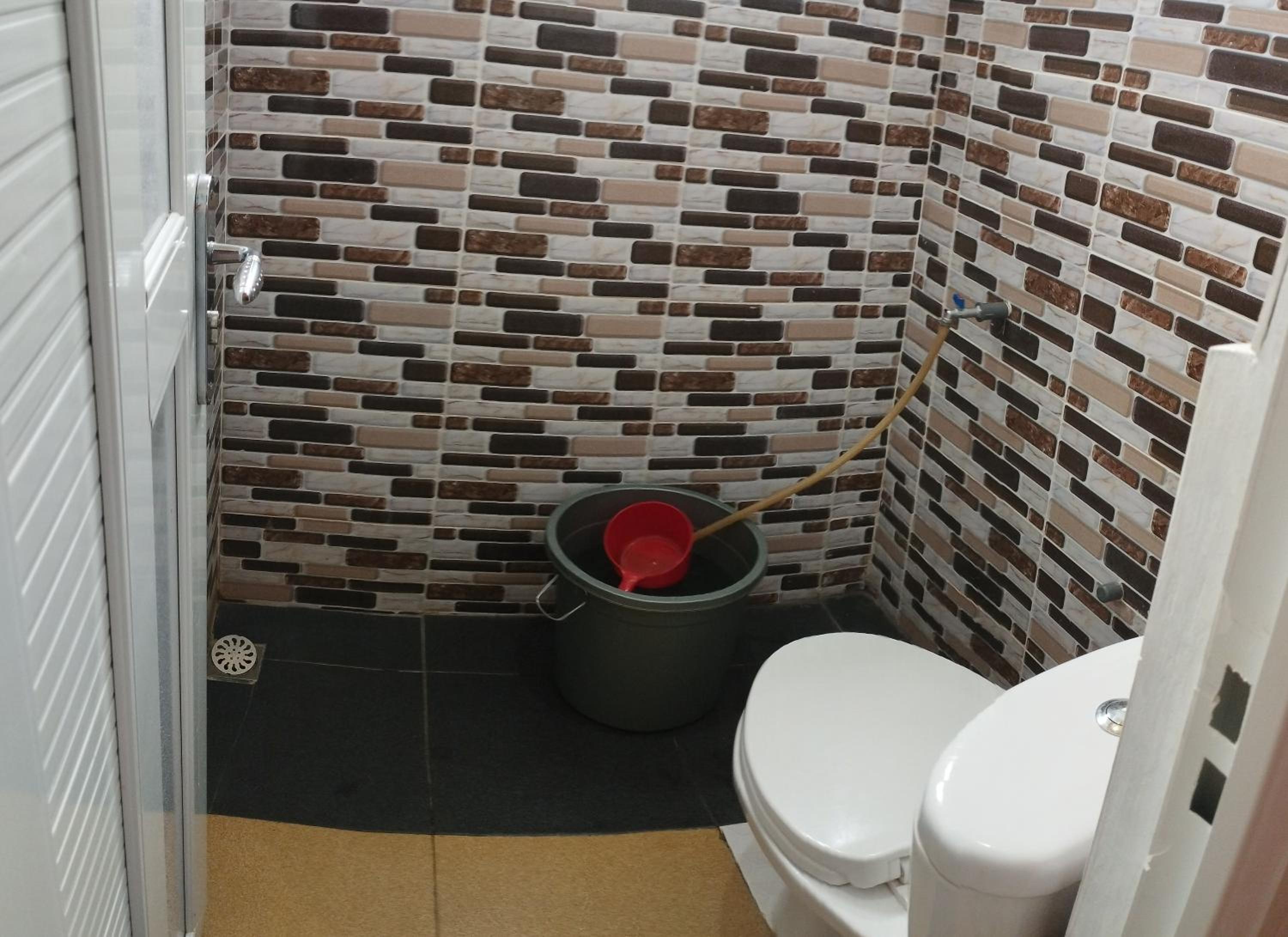 Family Room with Private Bathroom photo 3