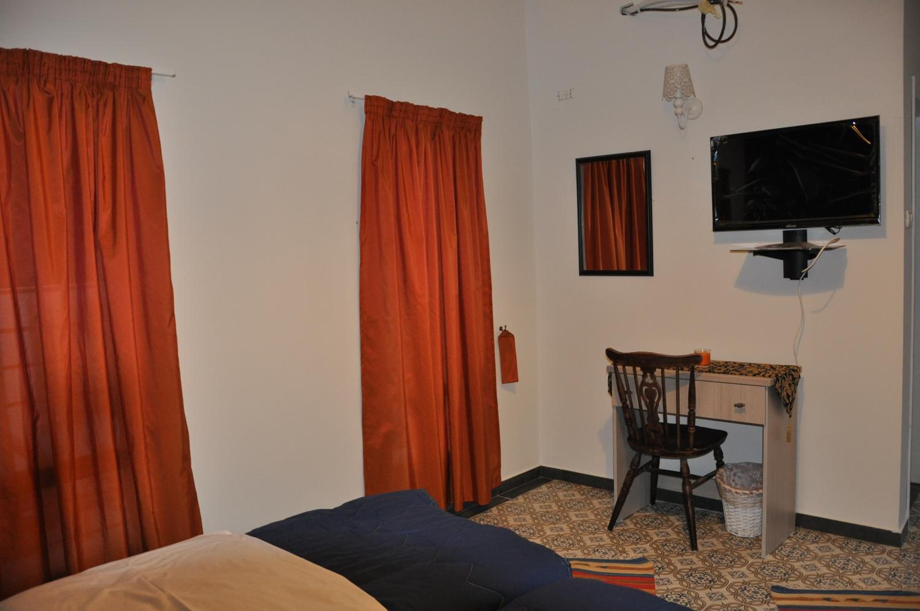Deluxe Double or Twin Room photo 2