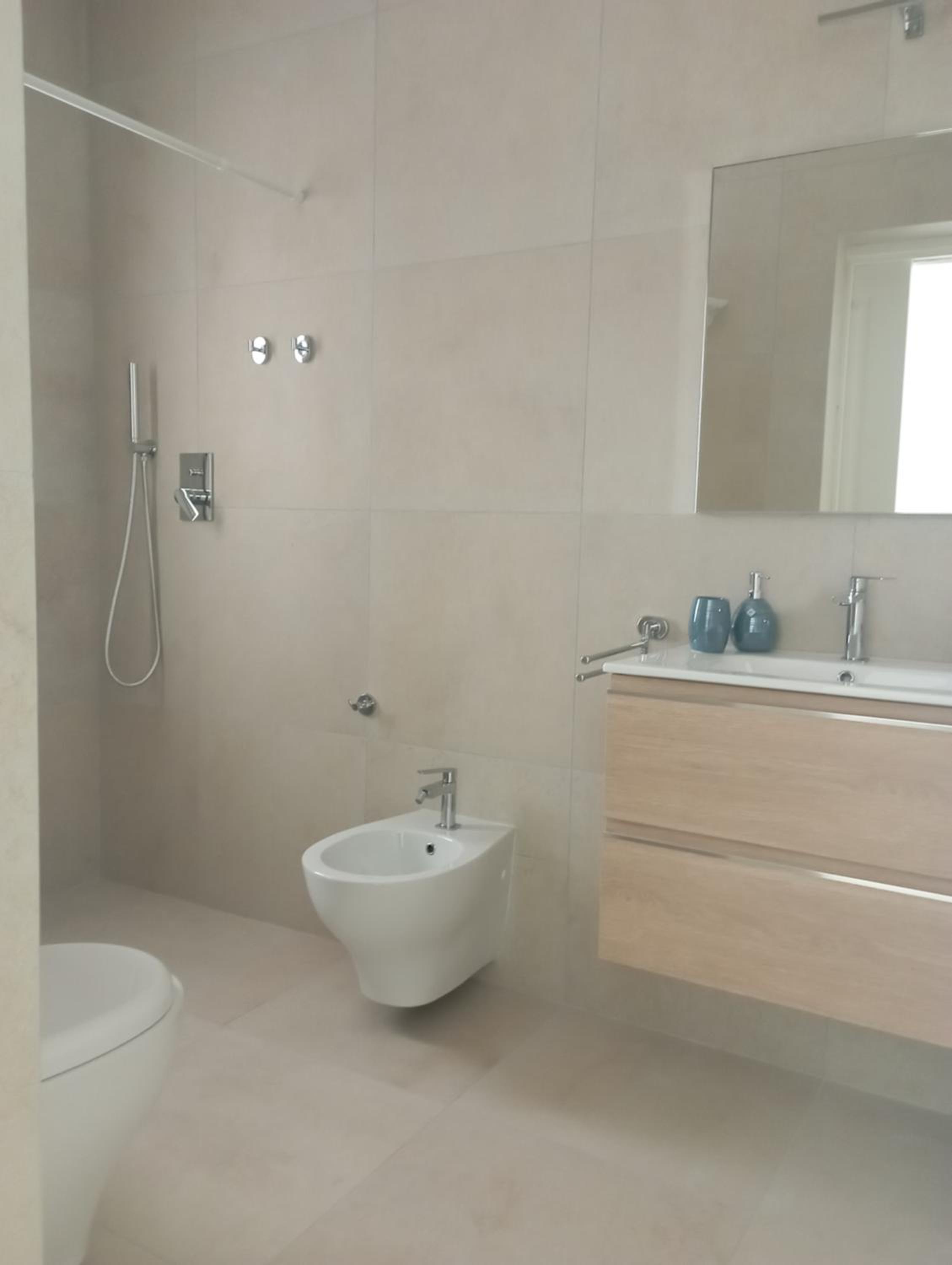Family Room with Private Bathroom photo 3
