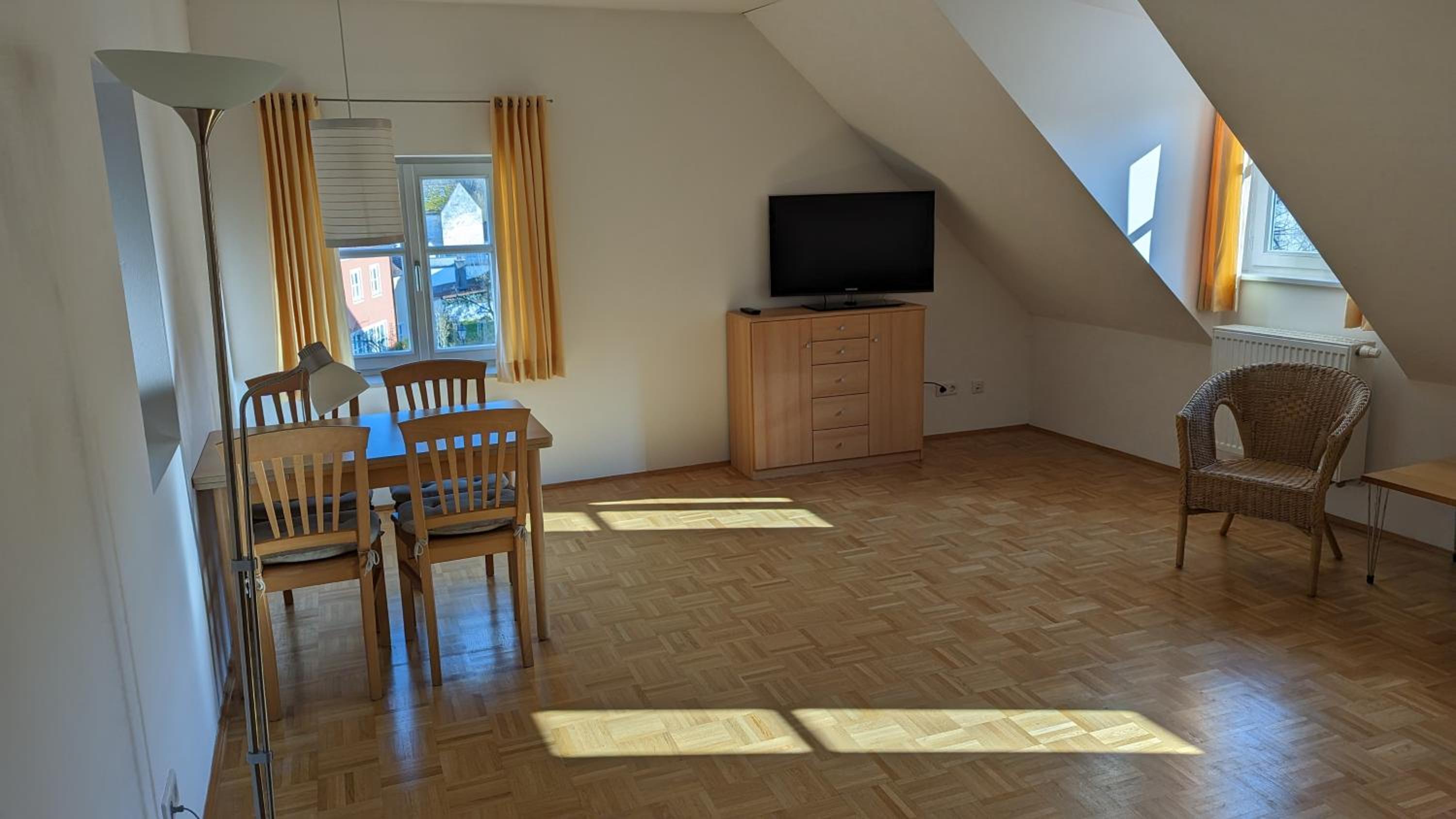 One-Bedroom Apartment photo 1