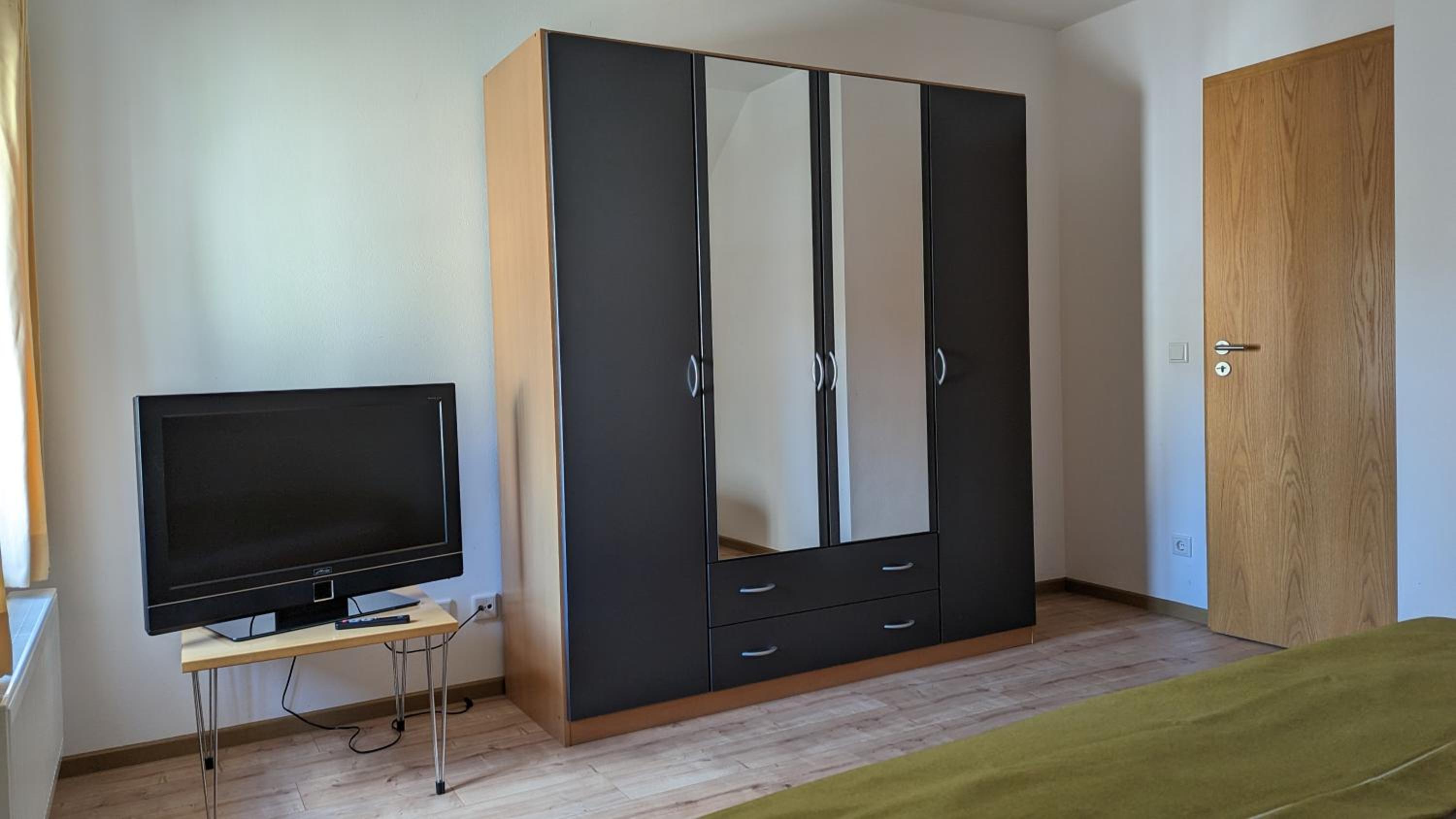 One-Bedroom Apartment photo 3