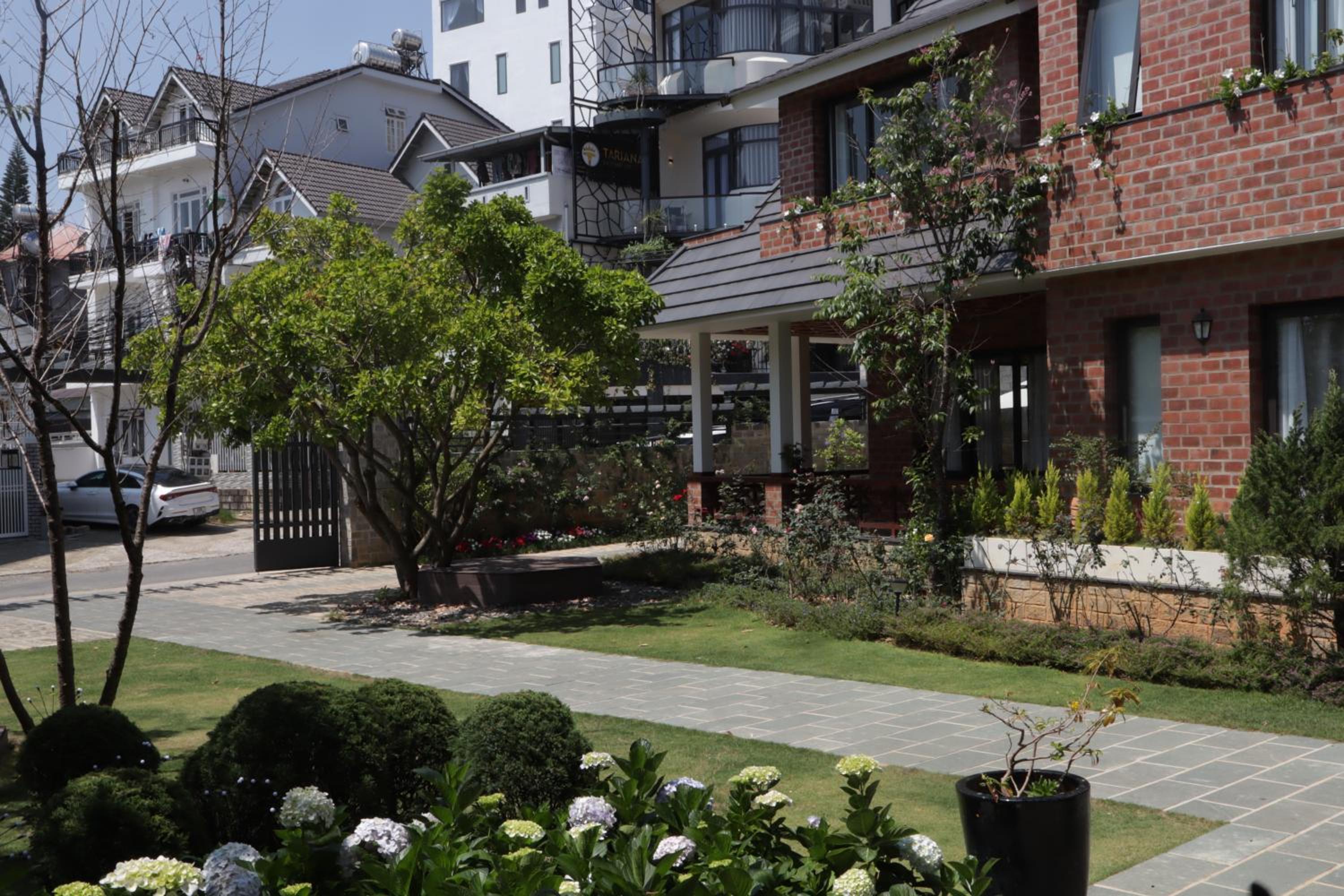 Villa with Garden View - Photo 13