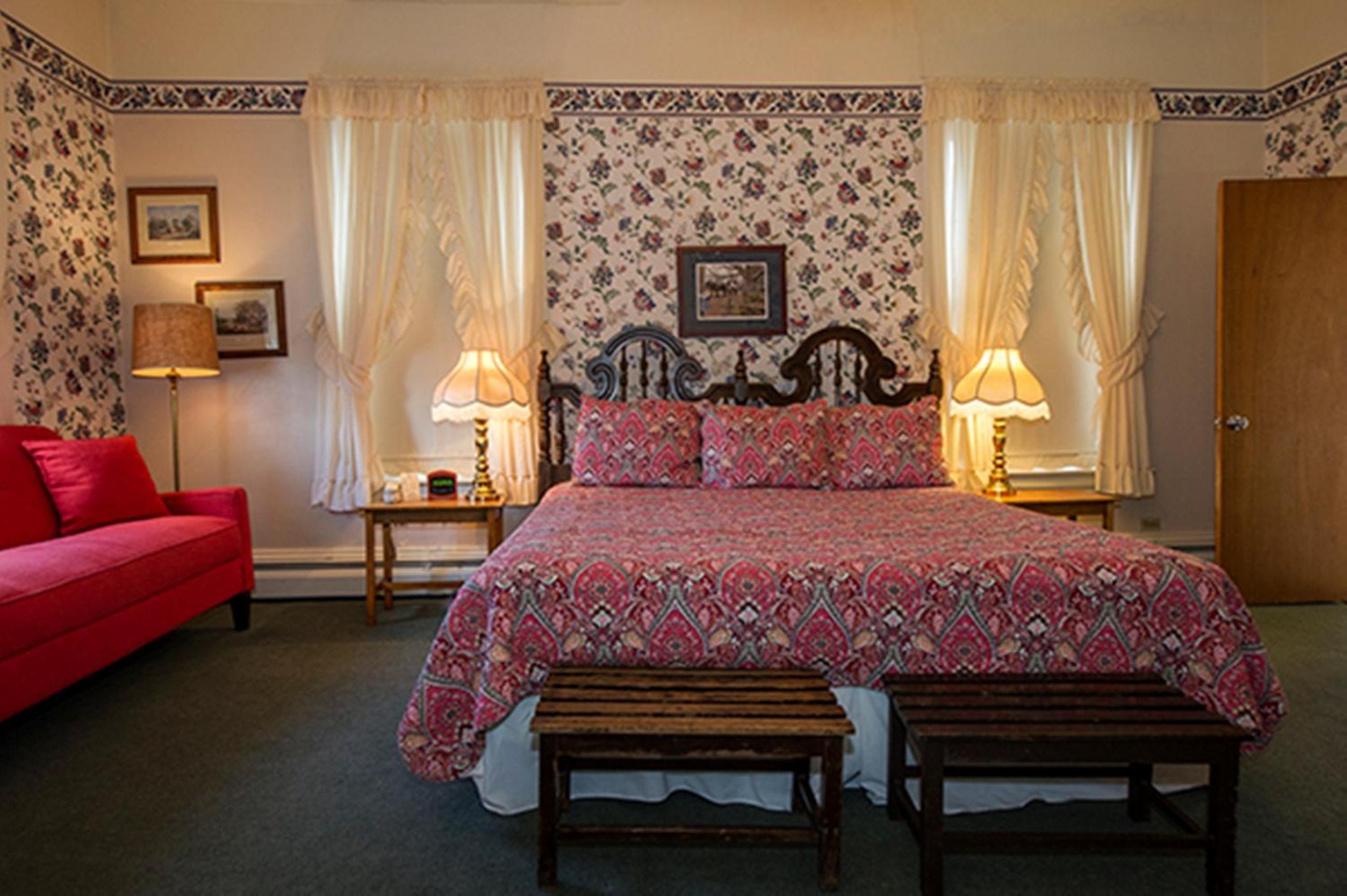 Deluxe King Room