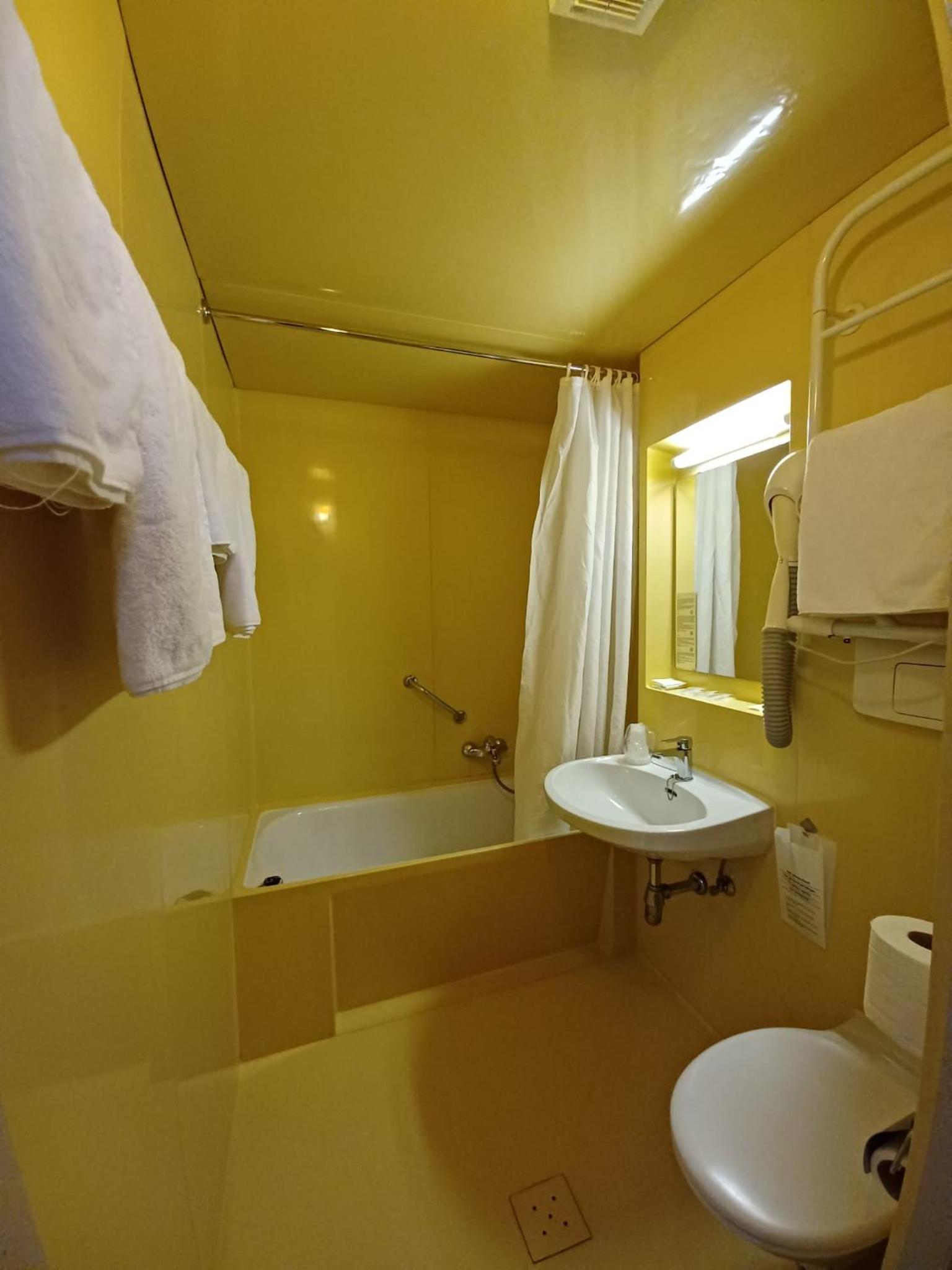 Triple Room with Terrace - Photo 15