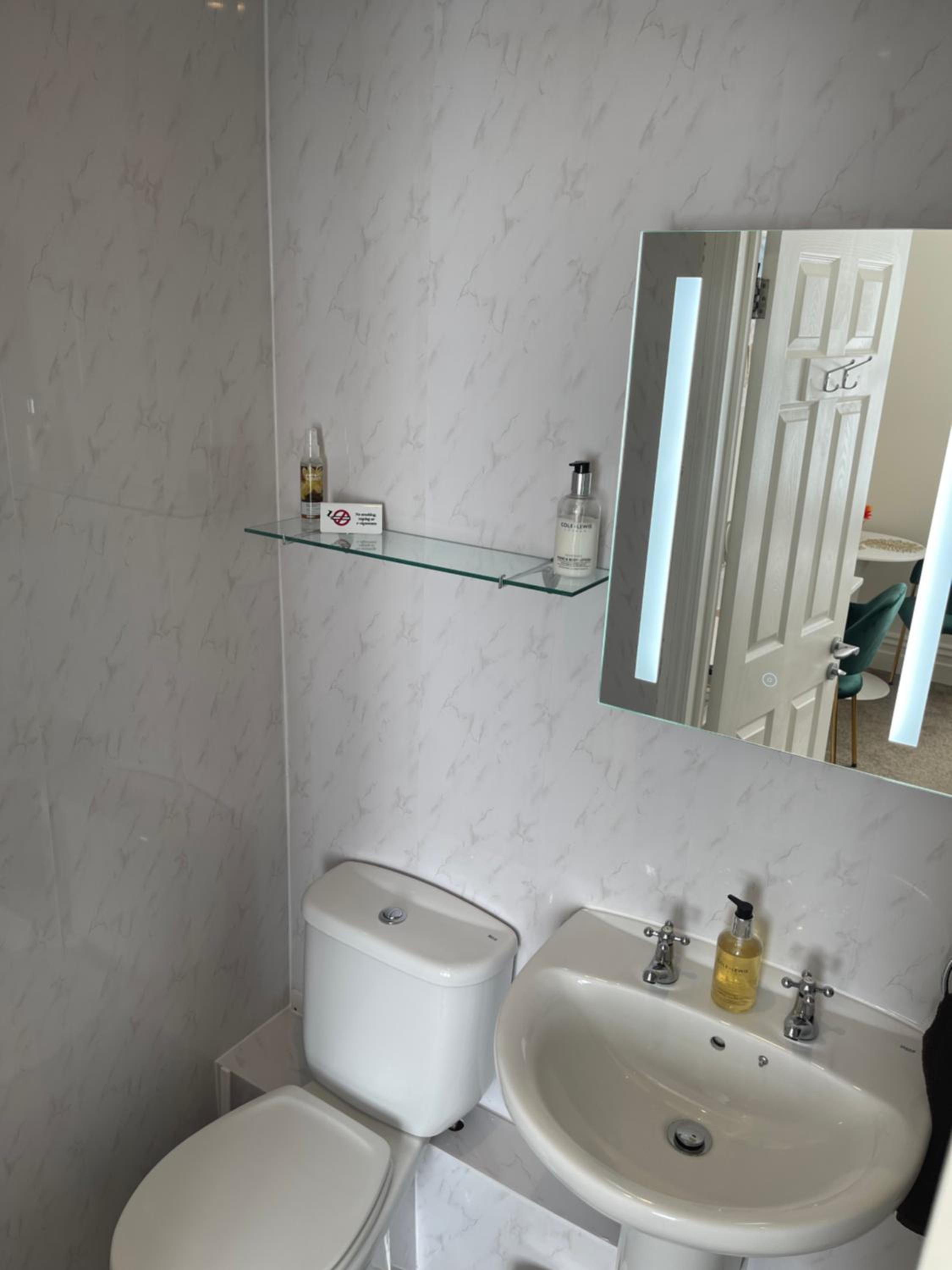 Double or Twin Room photo 2