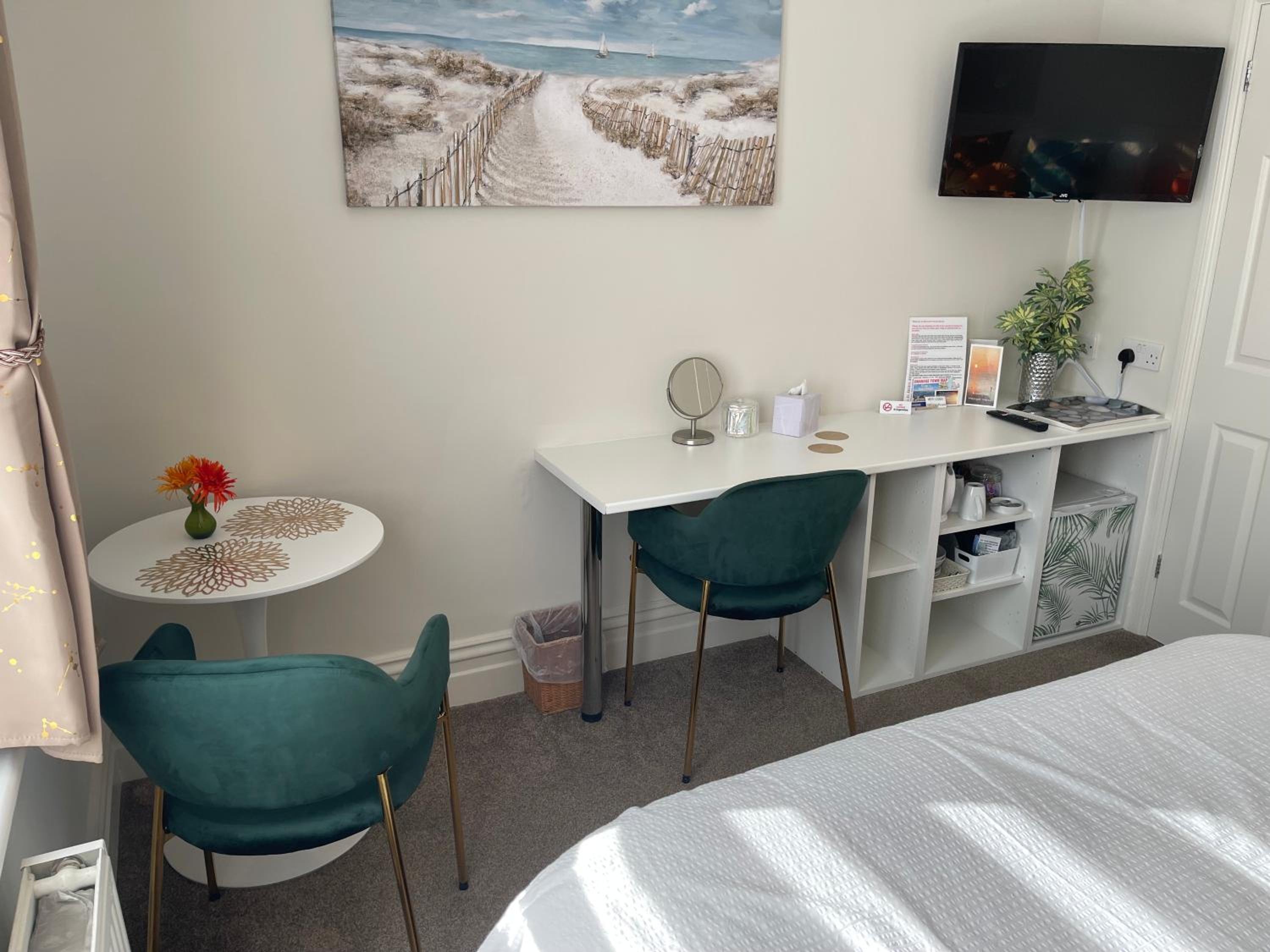 Double or Twin Room photo 3