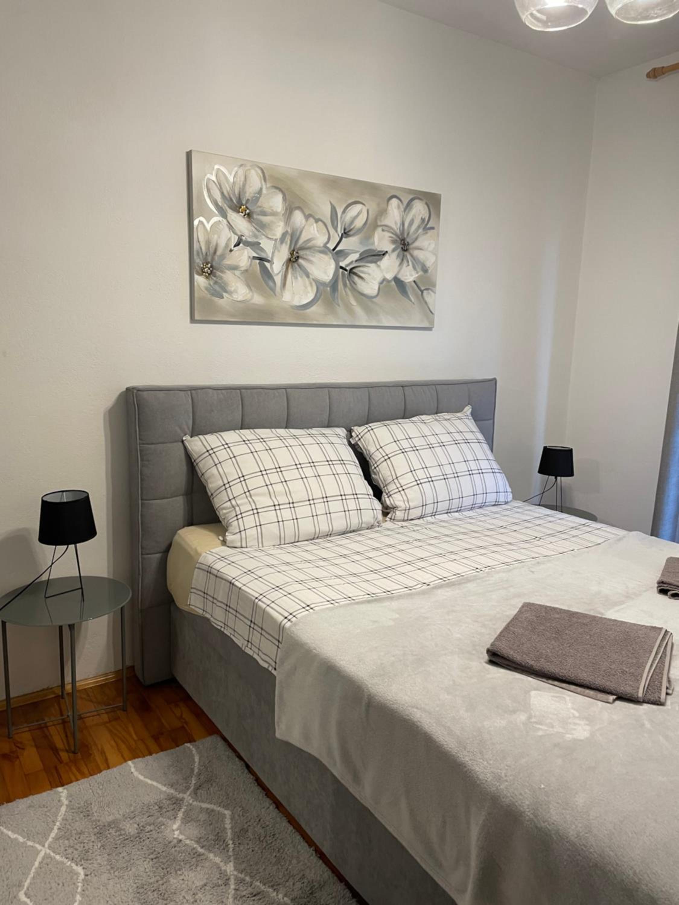 One-Bedroom Apartment - Photo 9