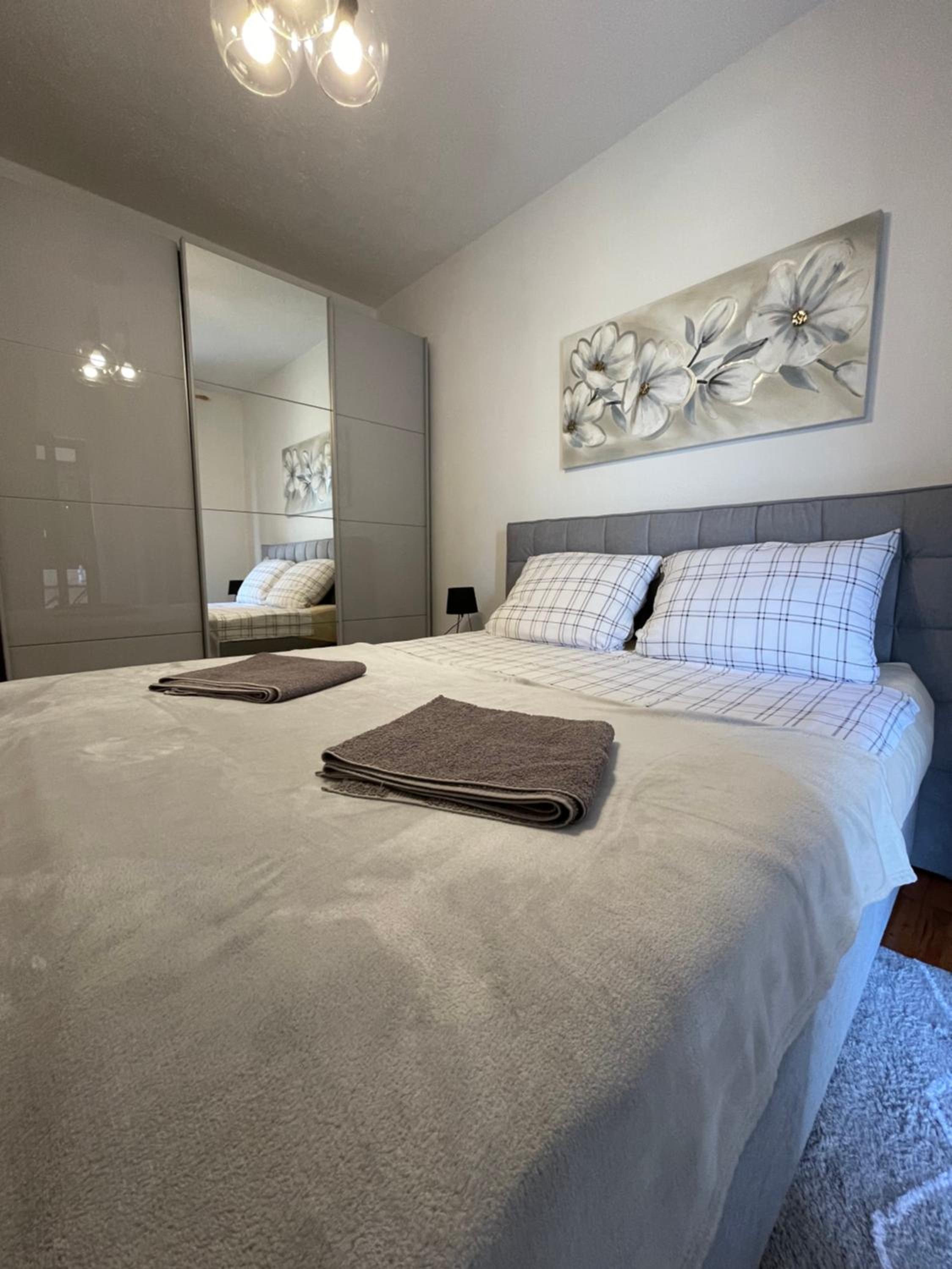 One-Bedroom Apartment - Photo 10