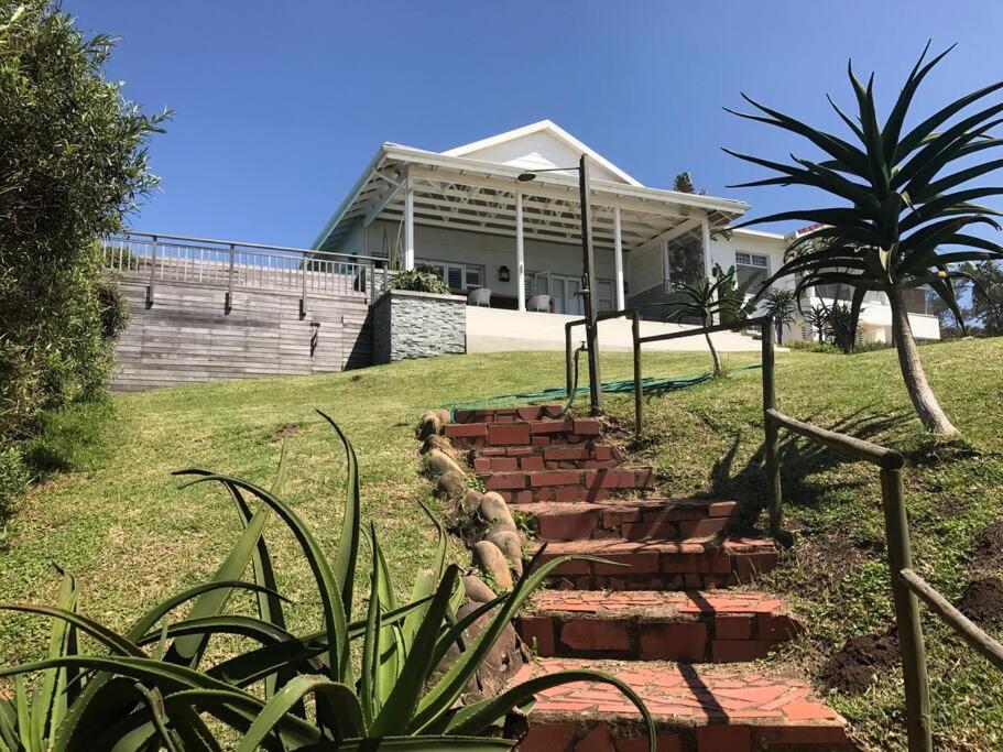 Villa photo 3