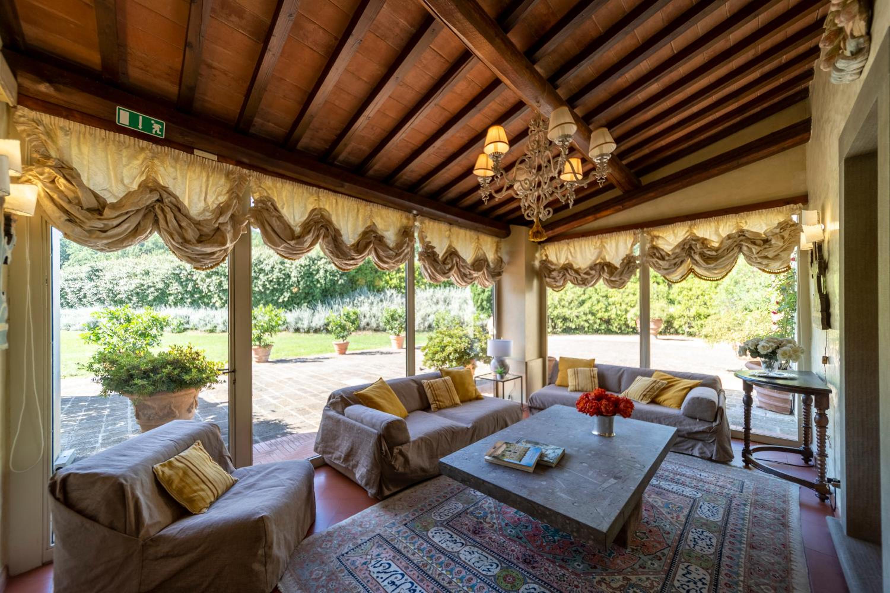 Villa photo 1