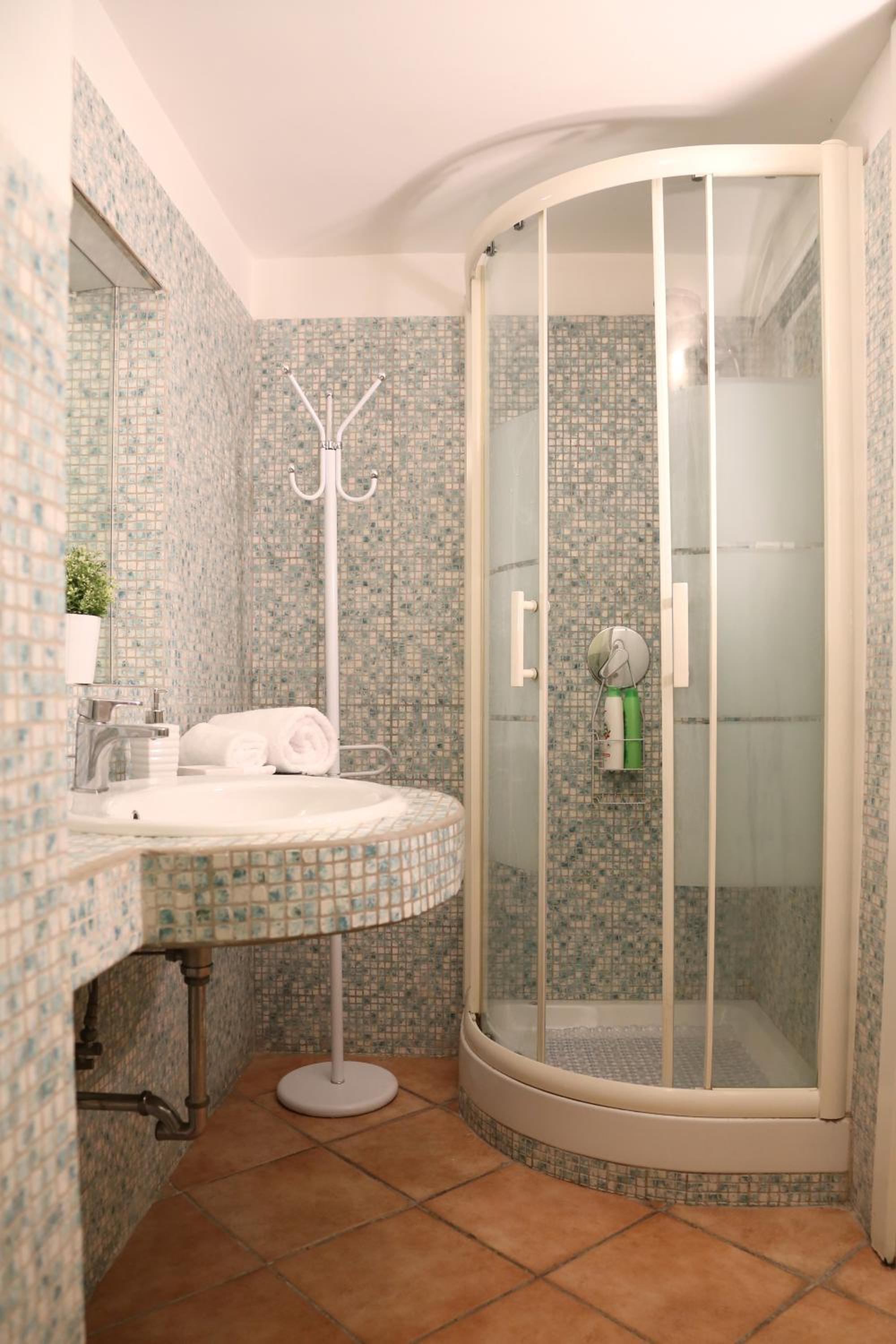 One-Bedroom Apartment (4 Adults) photo 2