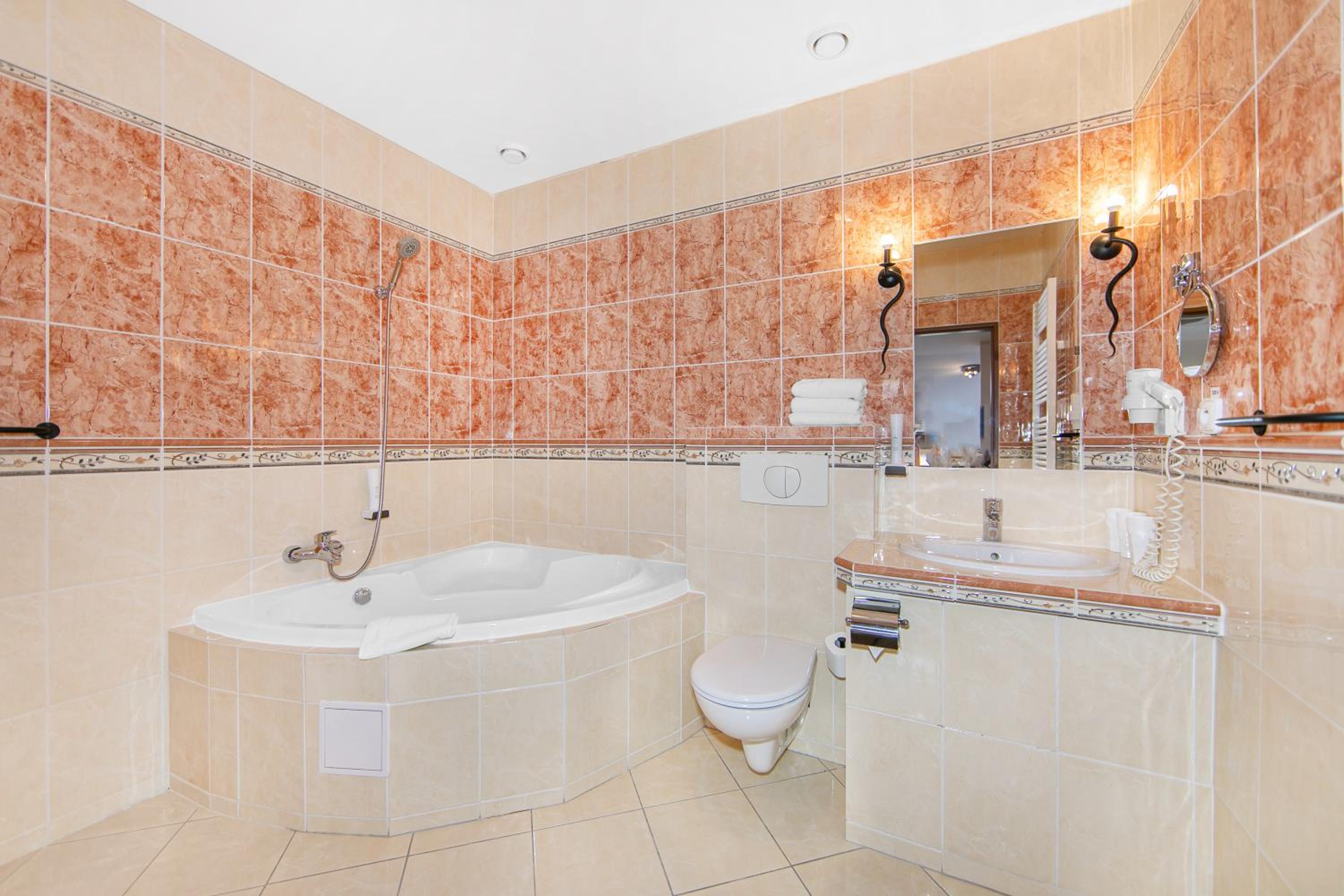 Deluxe Triple Room - Photo 7