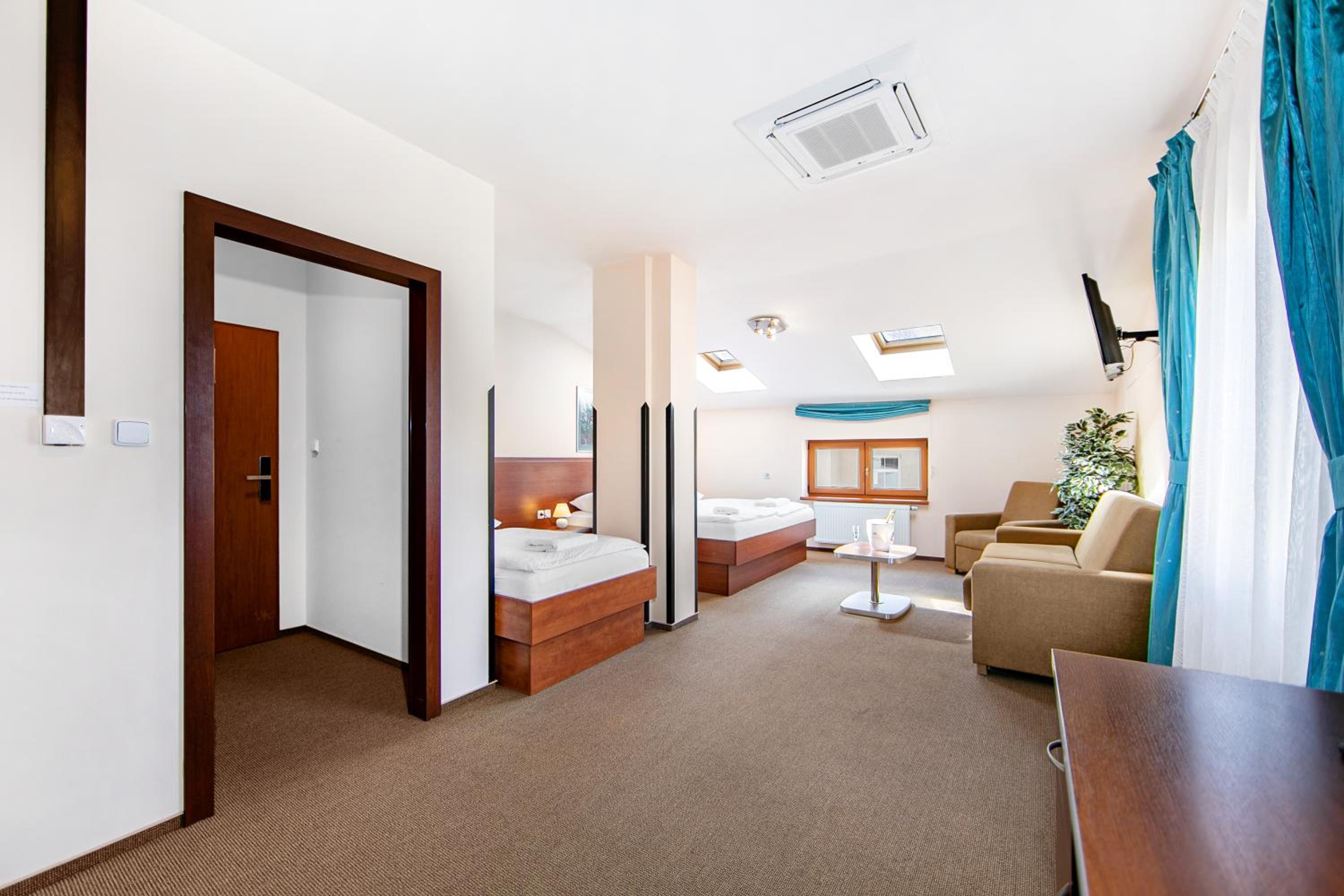 Deluxe Triple Room - Photo 5