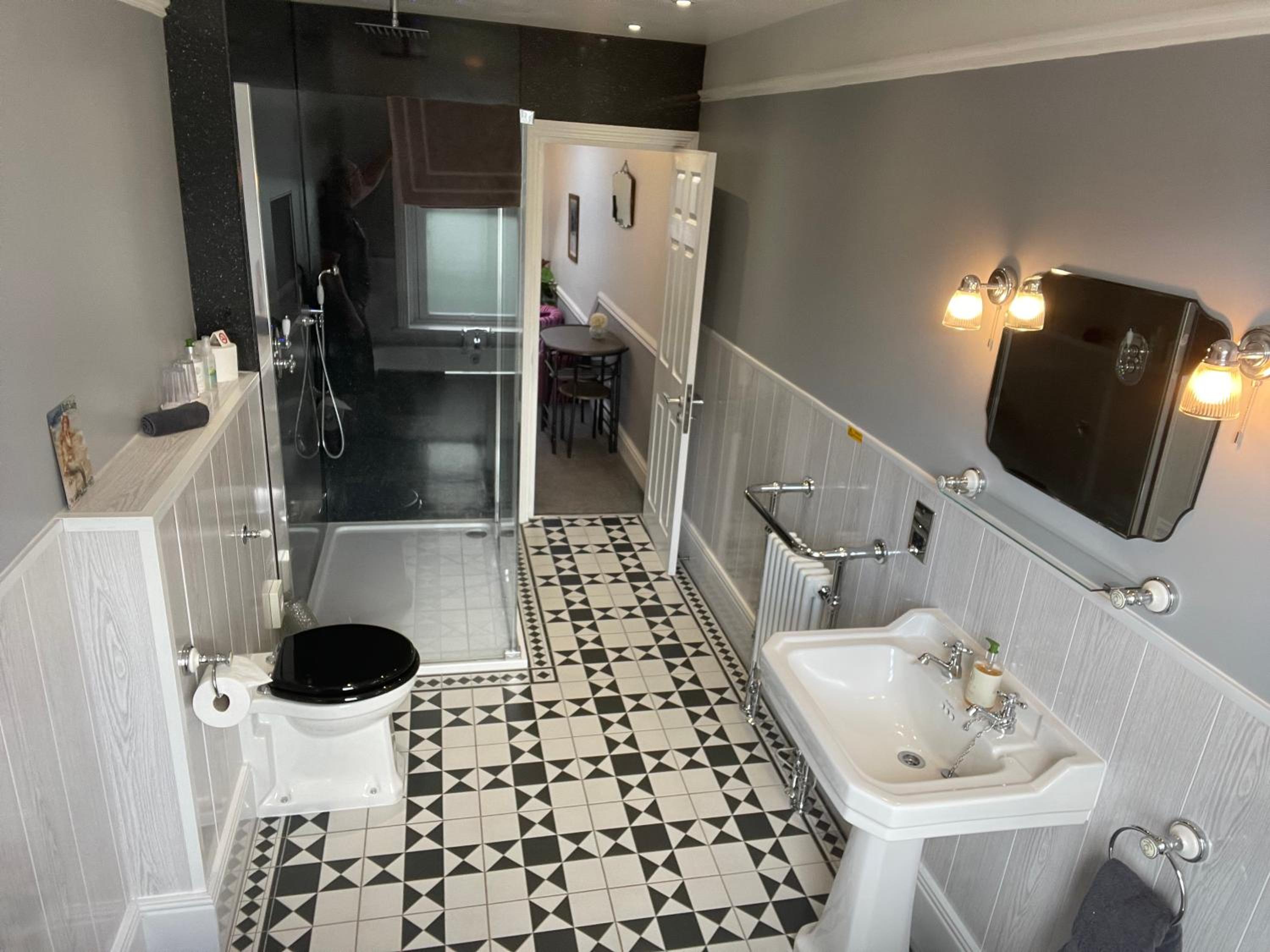Superior King Room photo 2