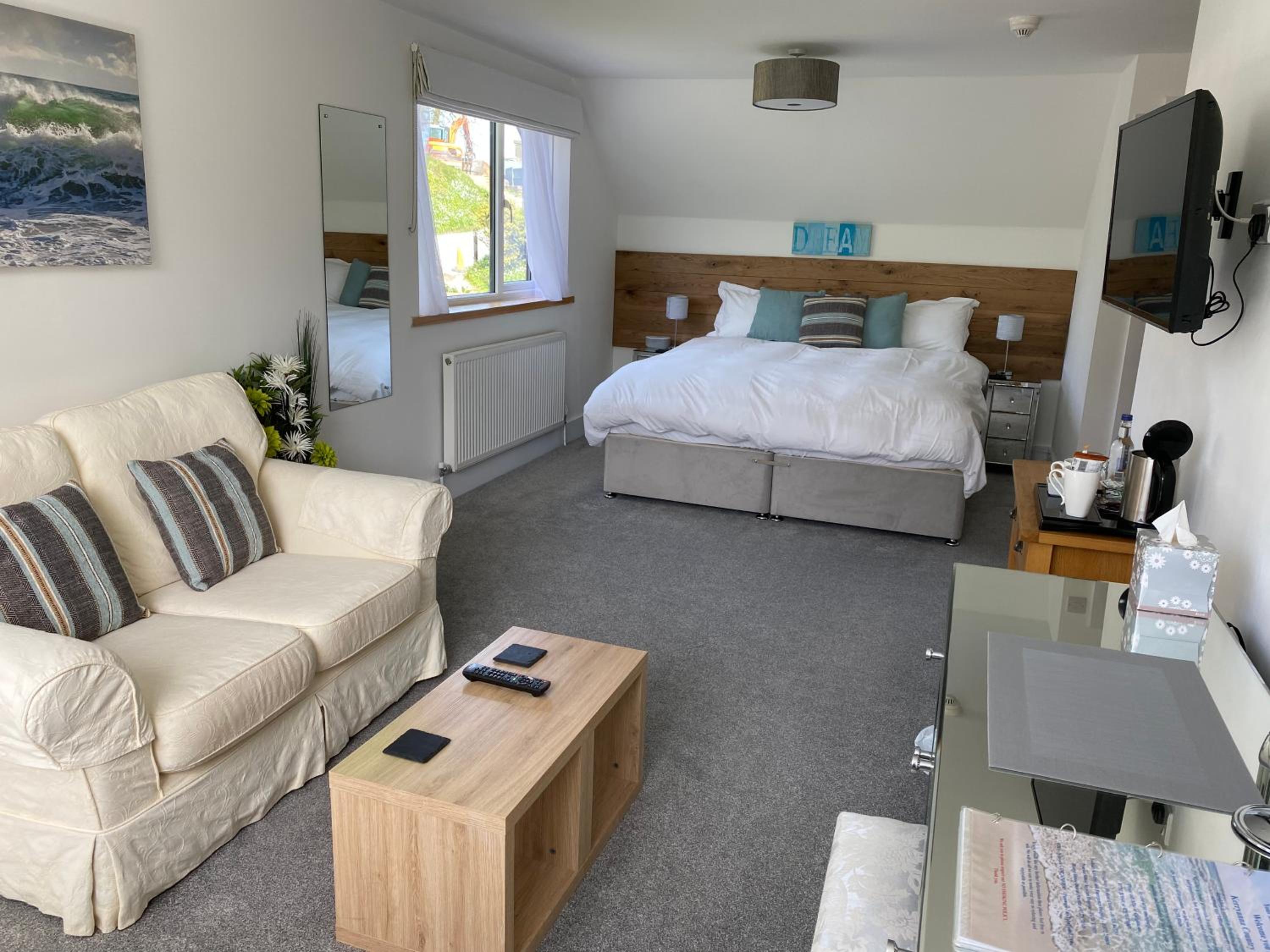 Suite with Garden View - Photo 2