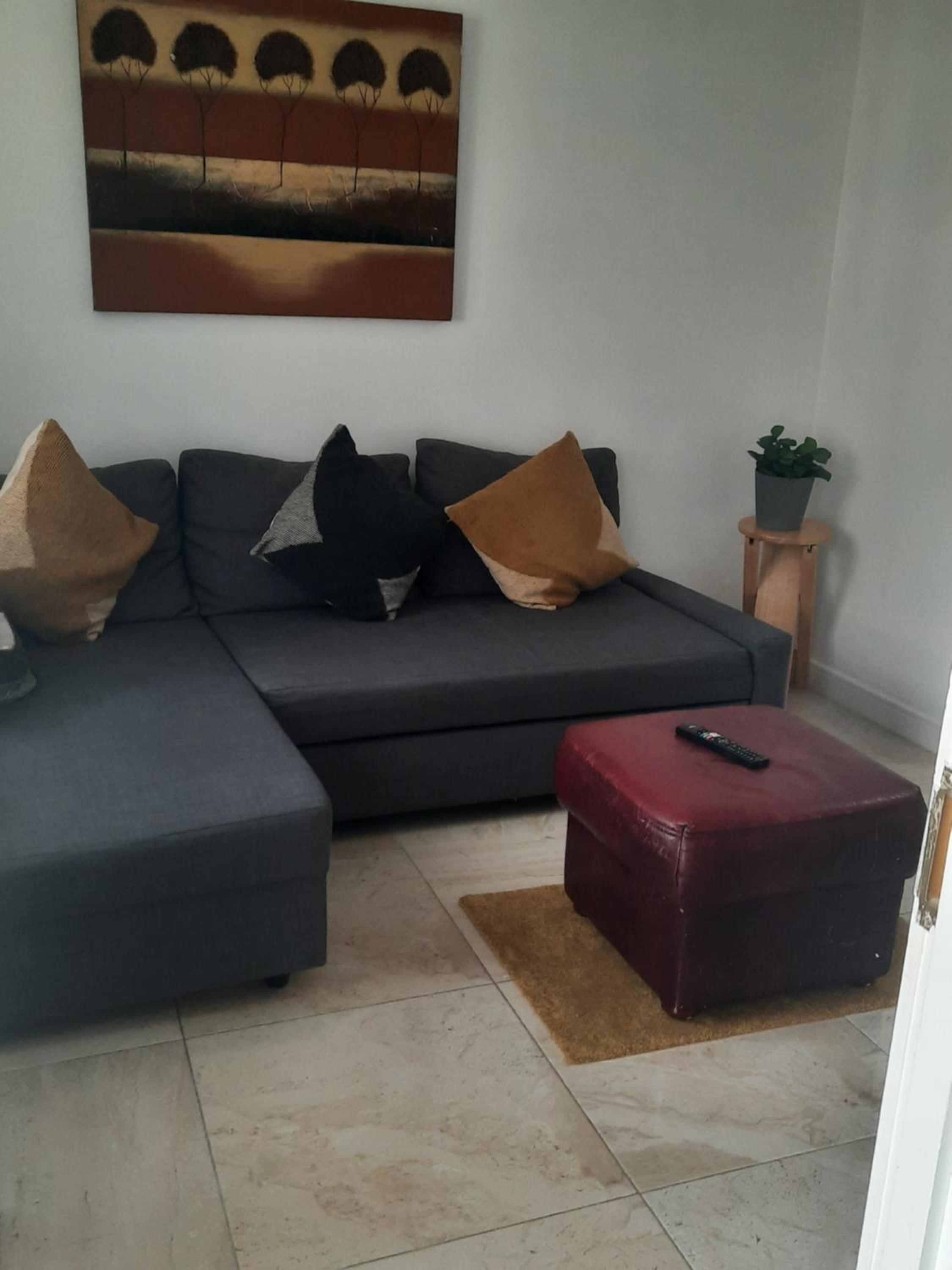 One-Bedroom House photo 1