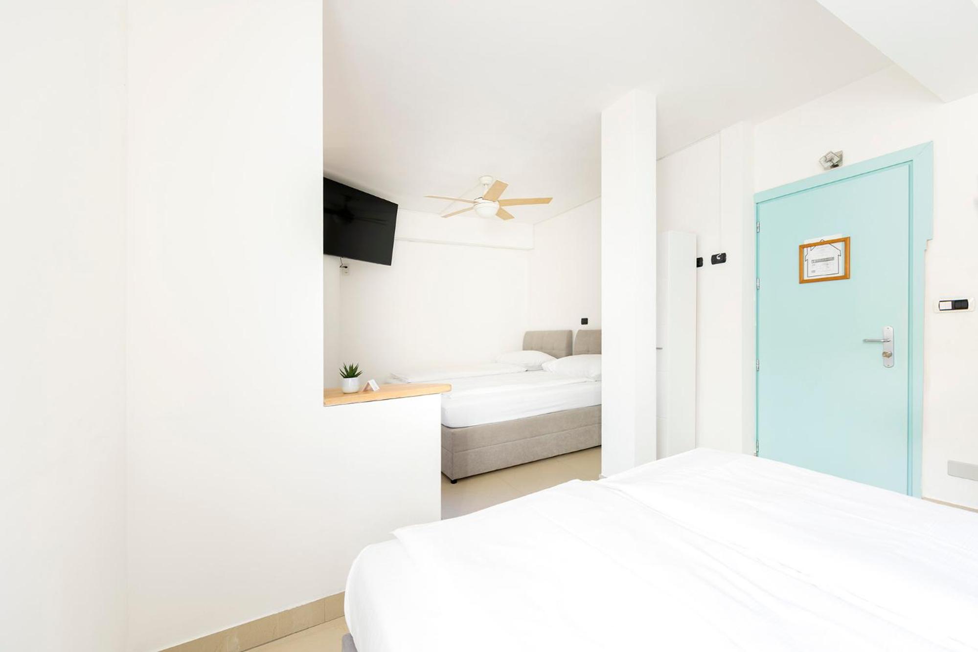 Standard Quadruple Room photo 2