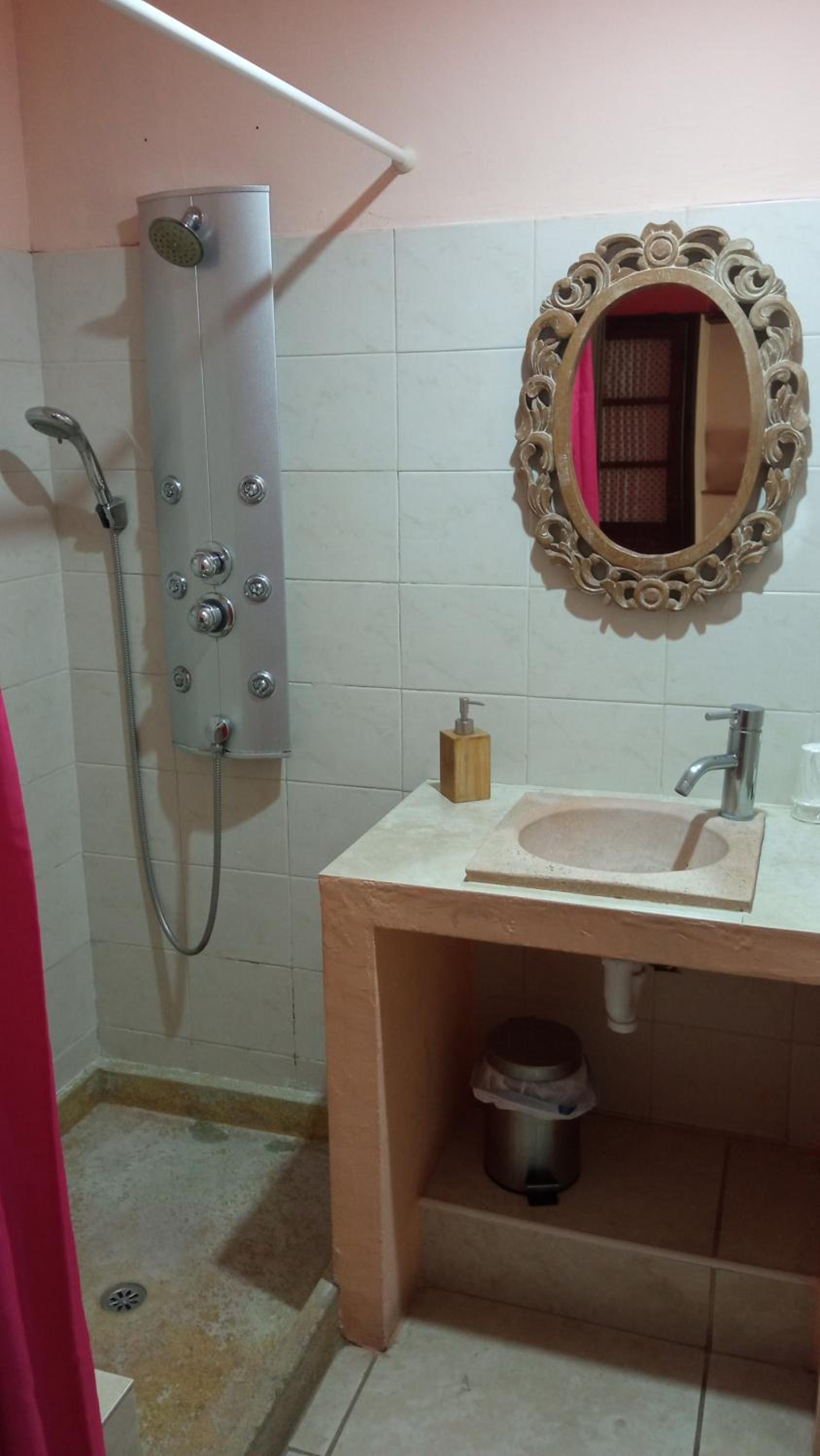 Triple Room with Private Bathroom photo 2