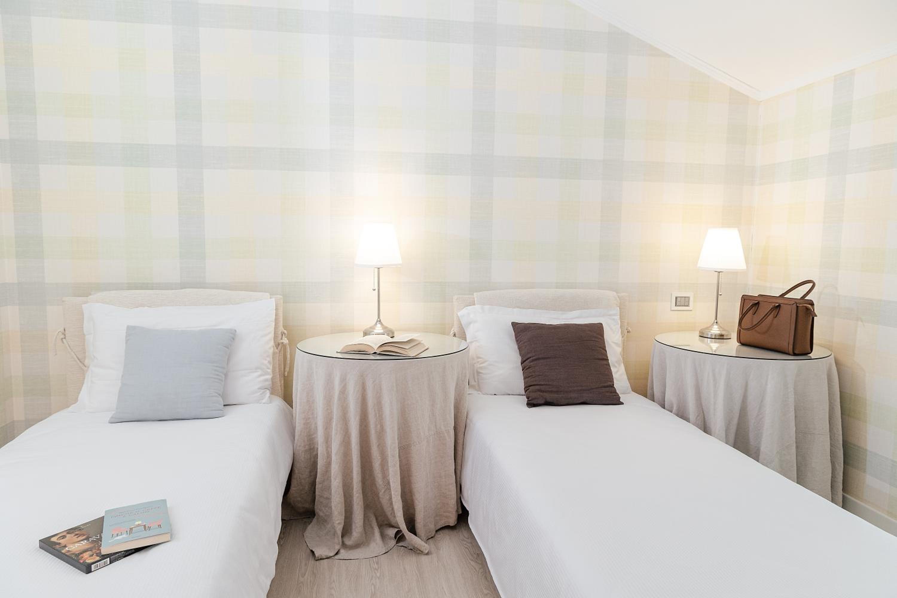 Twin Room - Photo 2