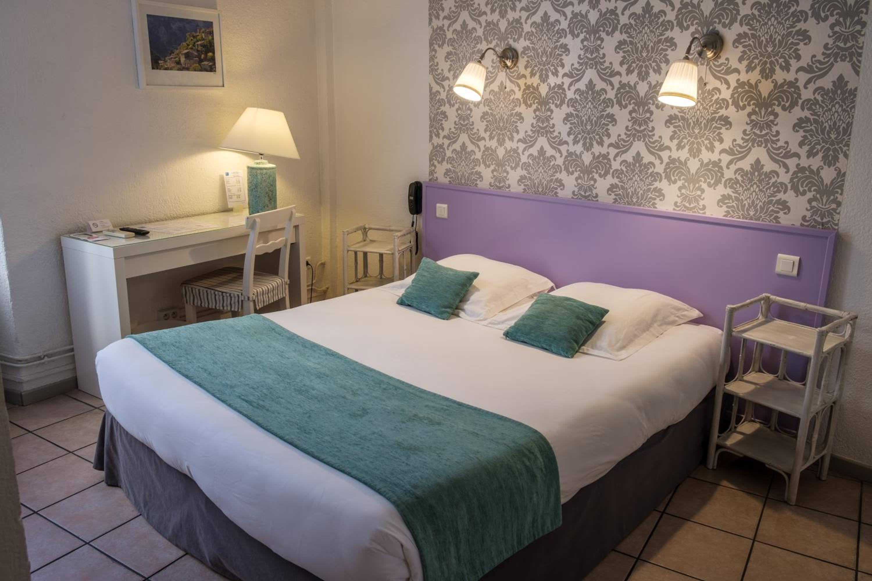 Queen Room - Photo 1